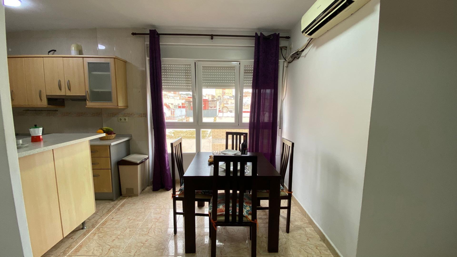 ¡OPORTUNIDAD EN ALMERÍA! VIVIENDA SEMIREFORMADA Y LISTA PARA ENTRAR en Almeria foto 2 ¡OPORTUNIDAD EN ALMERÍA! VIVIENDA SEMIREFORMADA Y LISTA PARA ENTRAR