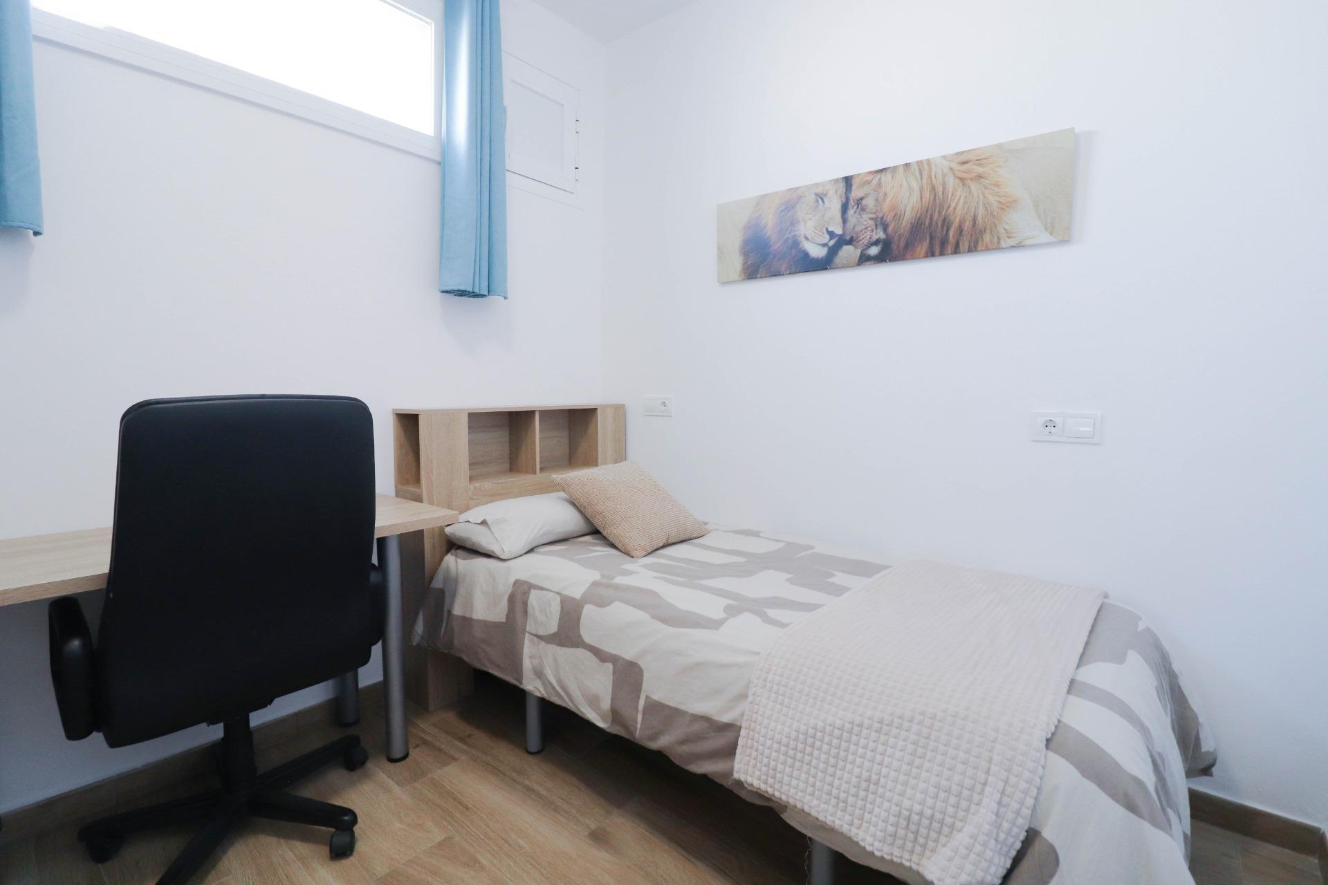 AMPLIA HABITACIÓN CON GASTOS INCLUIDOS