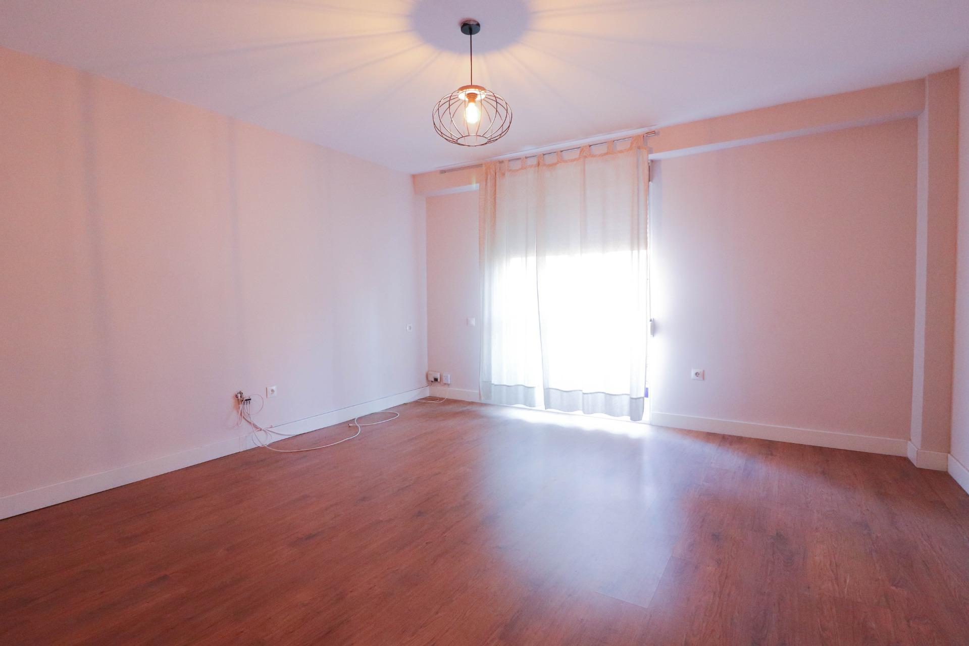 PISO SIN AMUEBLAR EN ALQUILER – ZONA LOS ÁNGELES / AVDA. DE LA CRUZ en Almeria foto 2 PISO SIN AMUEBLAR EN ALQUILER – ZONA LOS ÁNGELES / AVDA. DE LA CRUZ