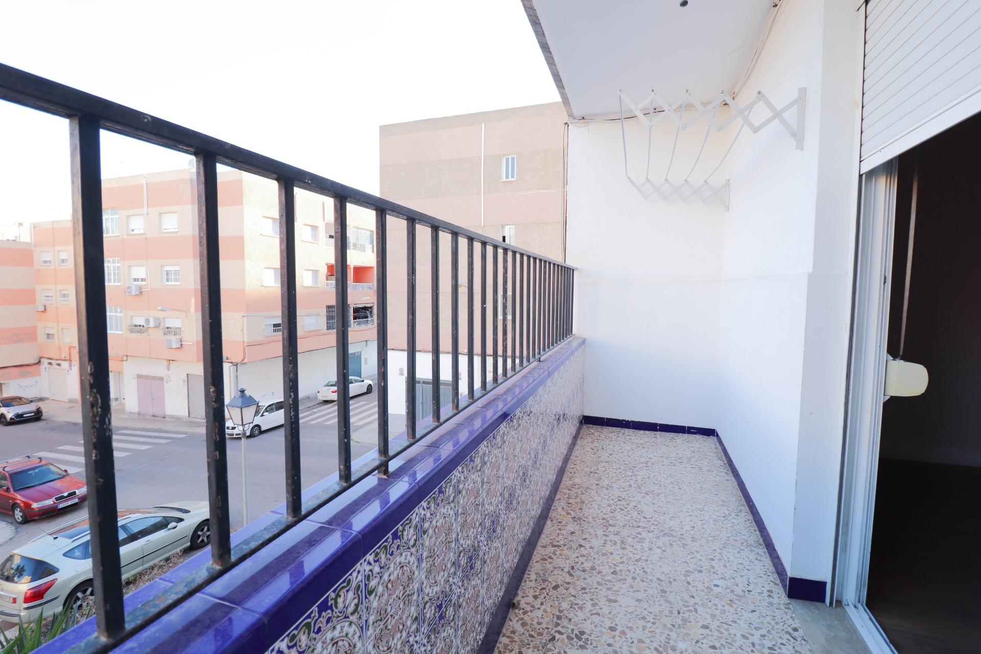 PISO SIN AMUEBLAR EN ALQUILER – ZONA LOS ÁNGELES / AVDA. DE LA CRUZ en Almeria foto 5 PISO SIN AMUEBLAR EN ALQUILER – ZONA LOS ÁNGELES / AVDA. DE LA CRUZ
