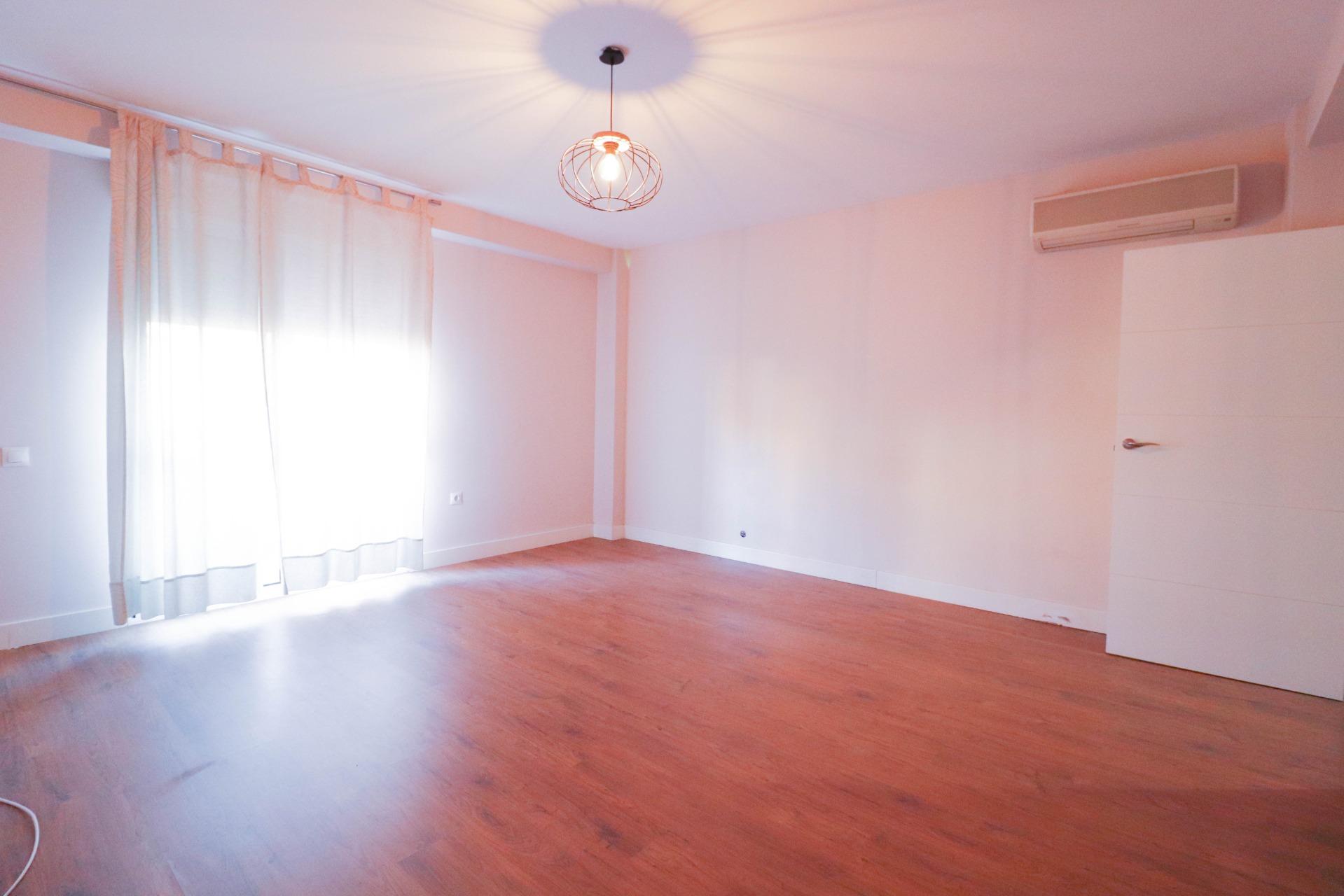 PISO SIN AMUEBLAR EN ALQUILER – ZONA LOS ÁNGELES / AVDA. DE LA CRUZ