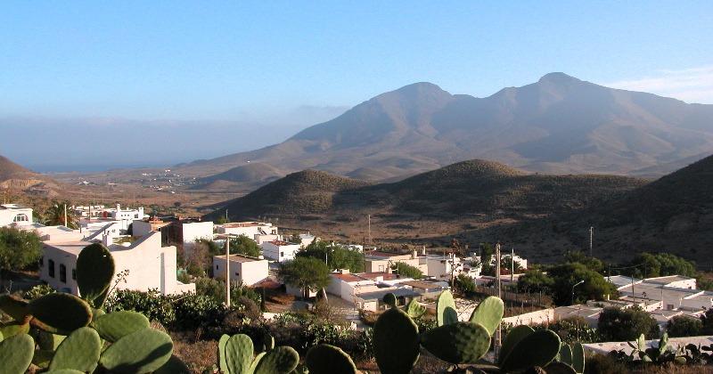 Un refugio de paz donde el desierto se encuentra con el mar