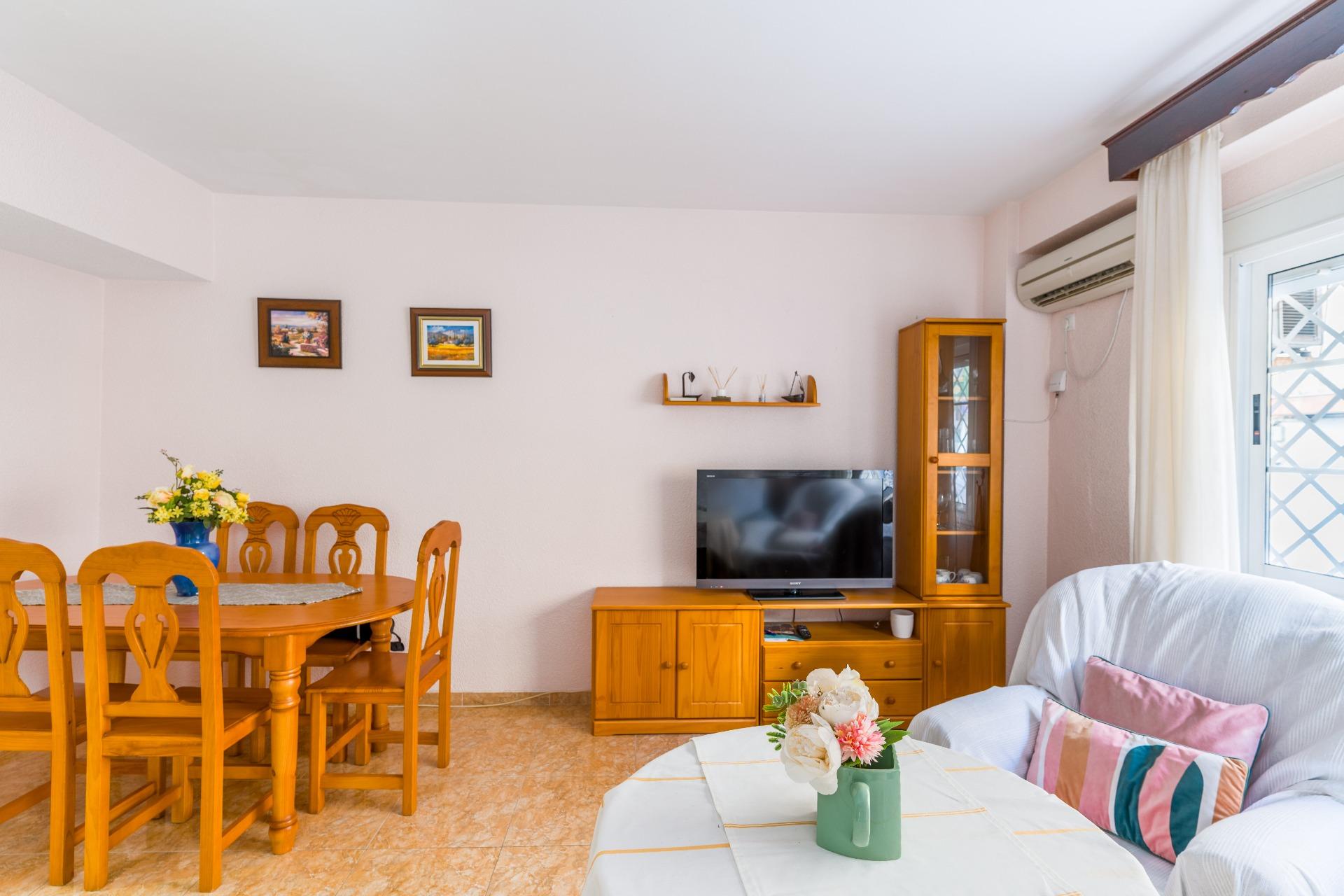 Gran piso de 4 dormitorios con garaje privado tipo "box" en el centro de Almería