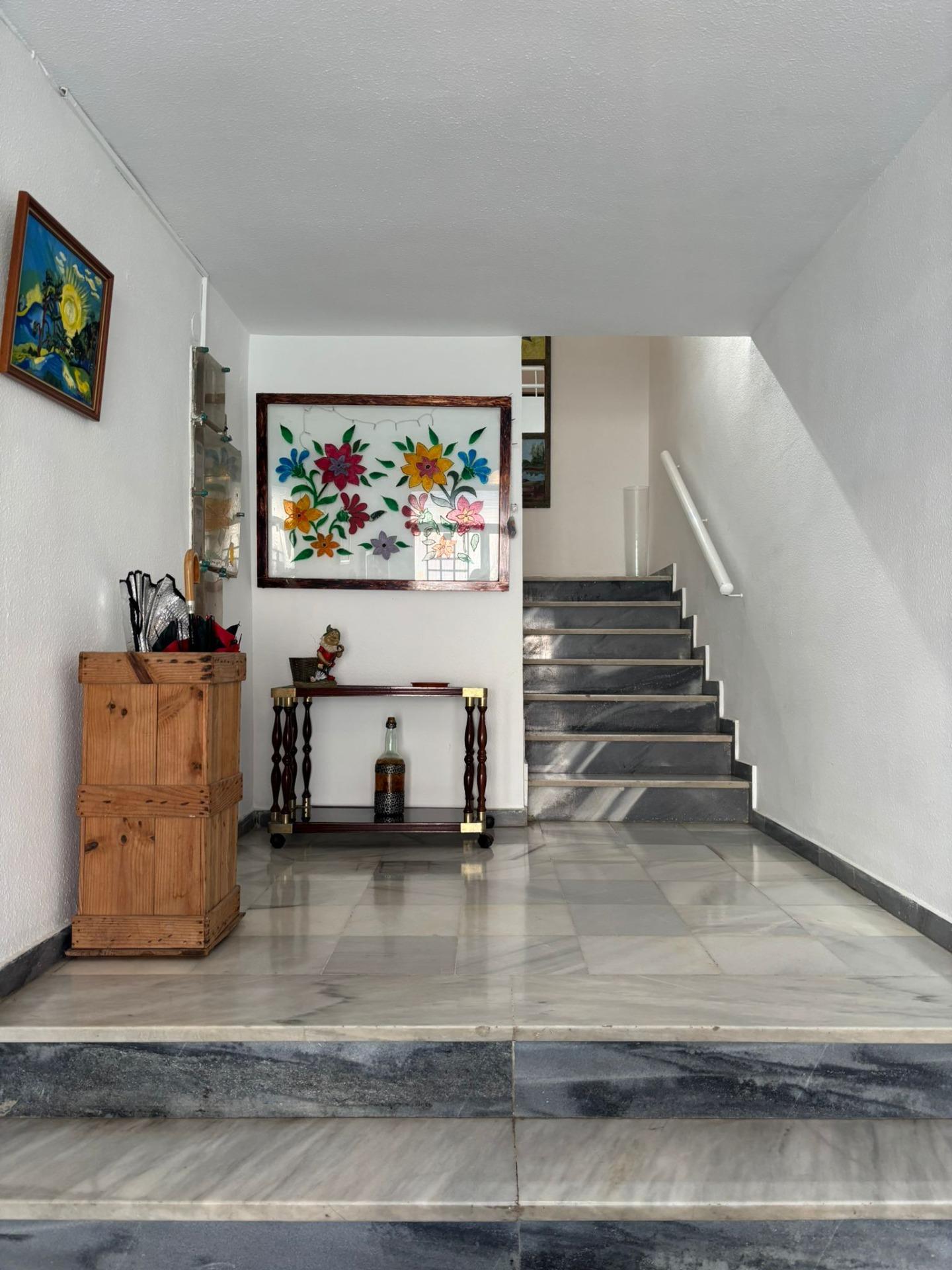 Amplia y luminosa vivienda de 4 dormitorios con vistas al bulevar de Vícar