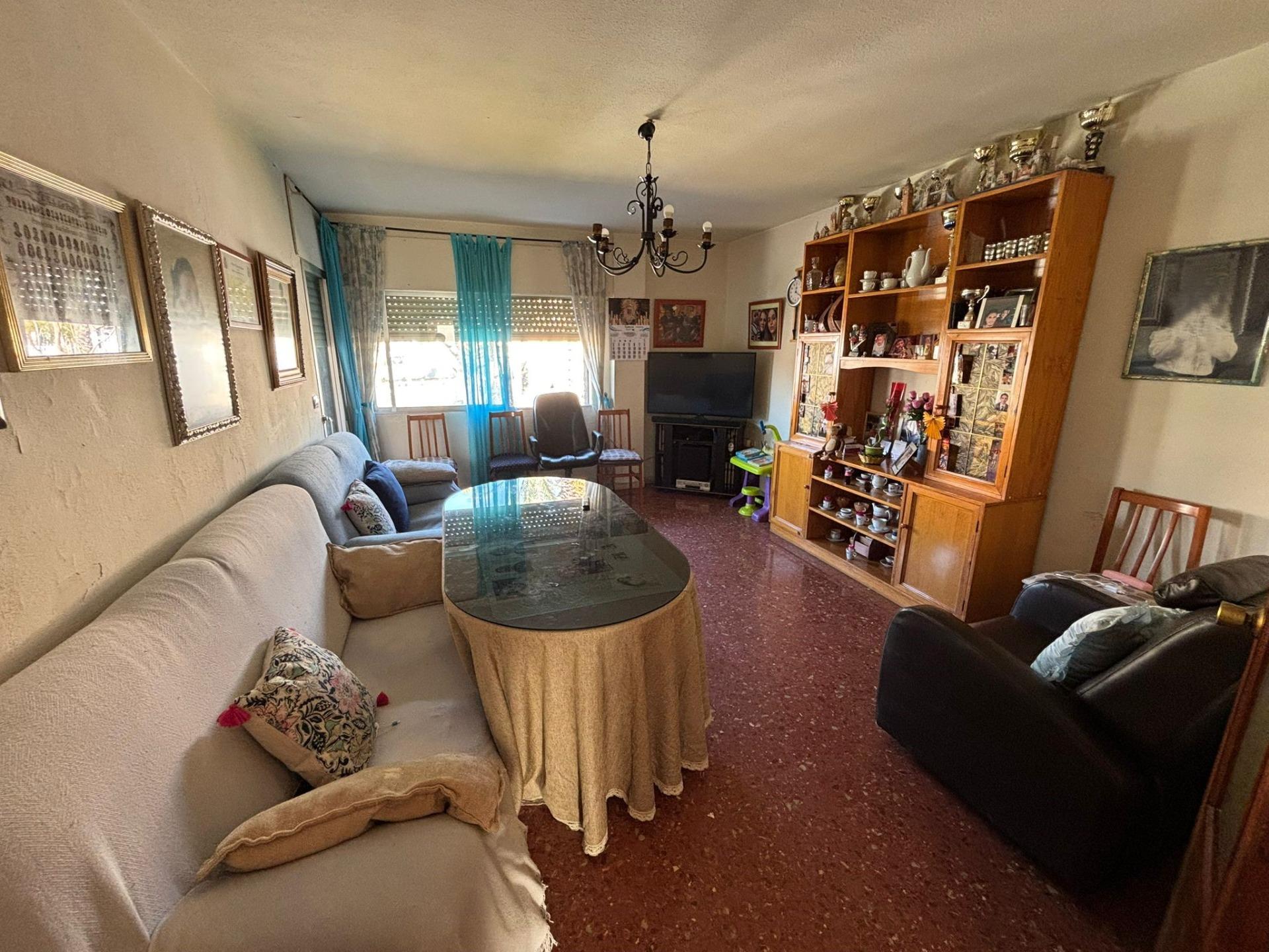 Amplia y luminosa vivienda de 4 dormitorios con vistas al bulevar de Vícar