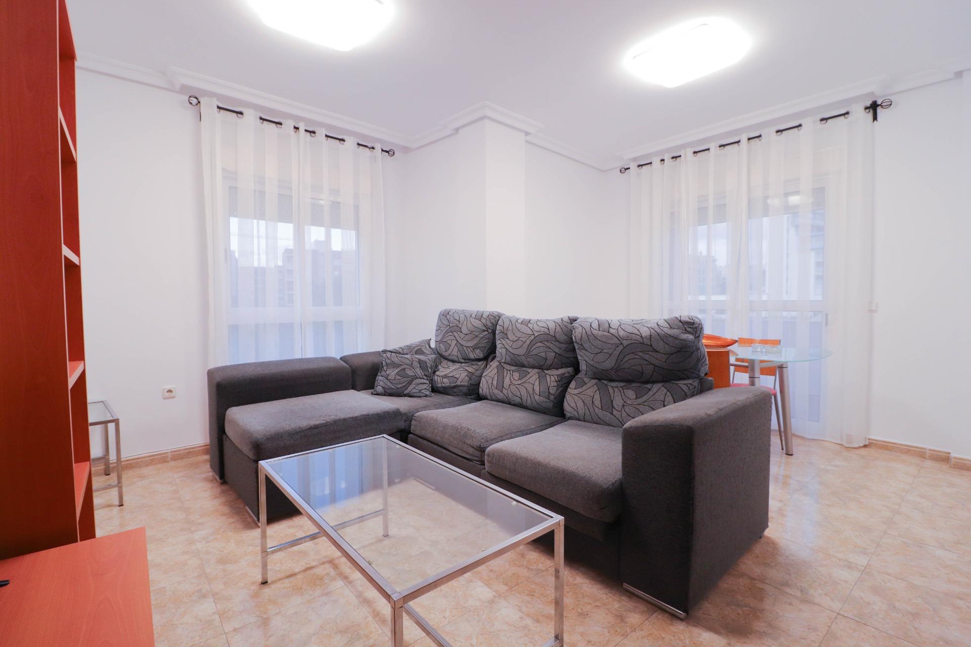 ALQUILER LARGA TEMPORADA + GARAJE INCLUIDO – ZONA ALCAMPO / CALLE ITALIA (ALMERÍA)