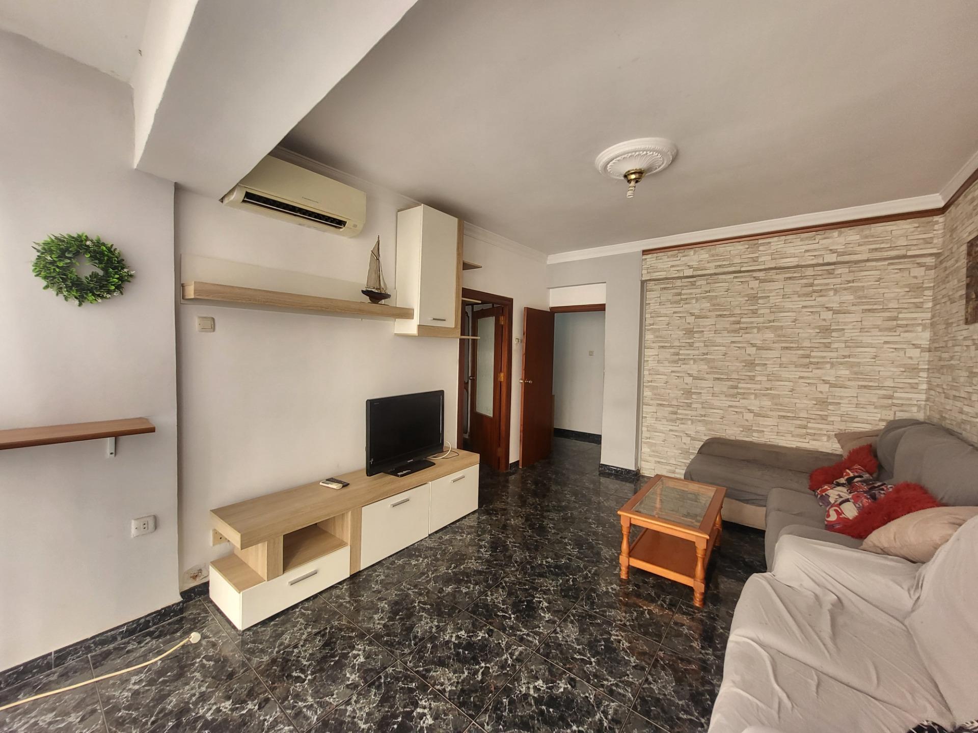 SE ALQUILA VIVIENDA EN LOS ANGELES DE 3 HABITACIONES