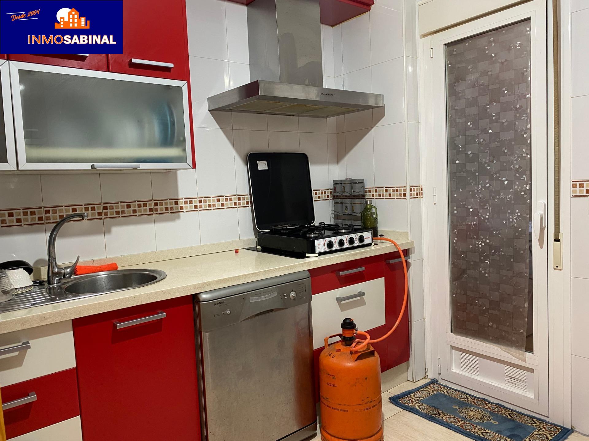 Amplio Piso en la zona de Avenida Pintor Rosales