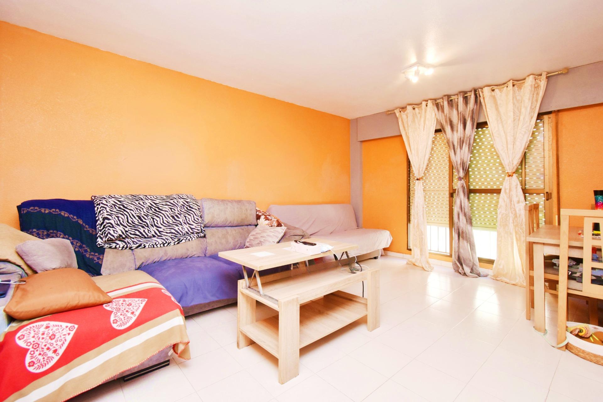 Casa triplex con gran garaje Casa triplex con gran garaje