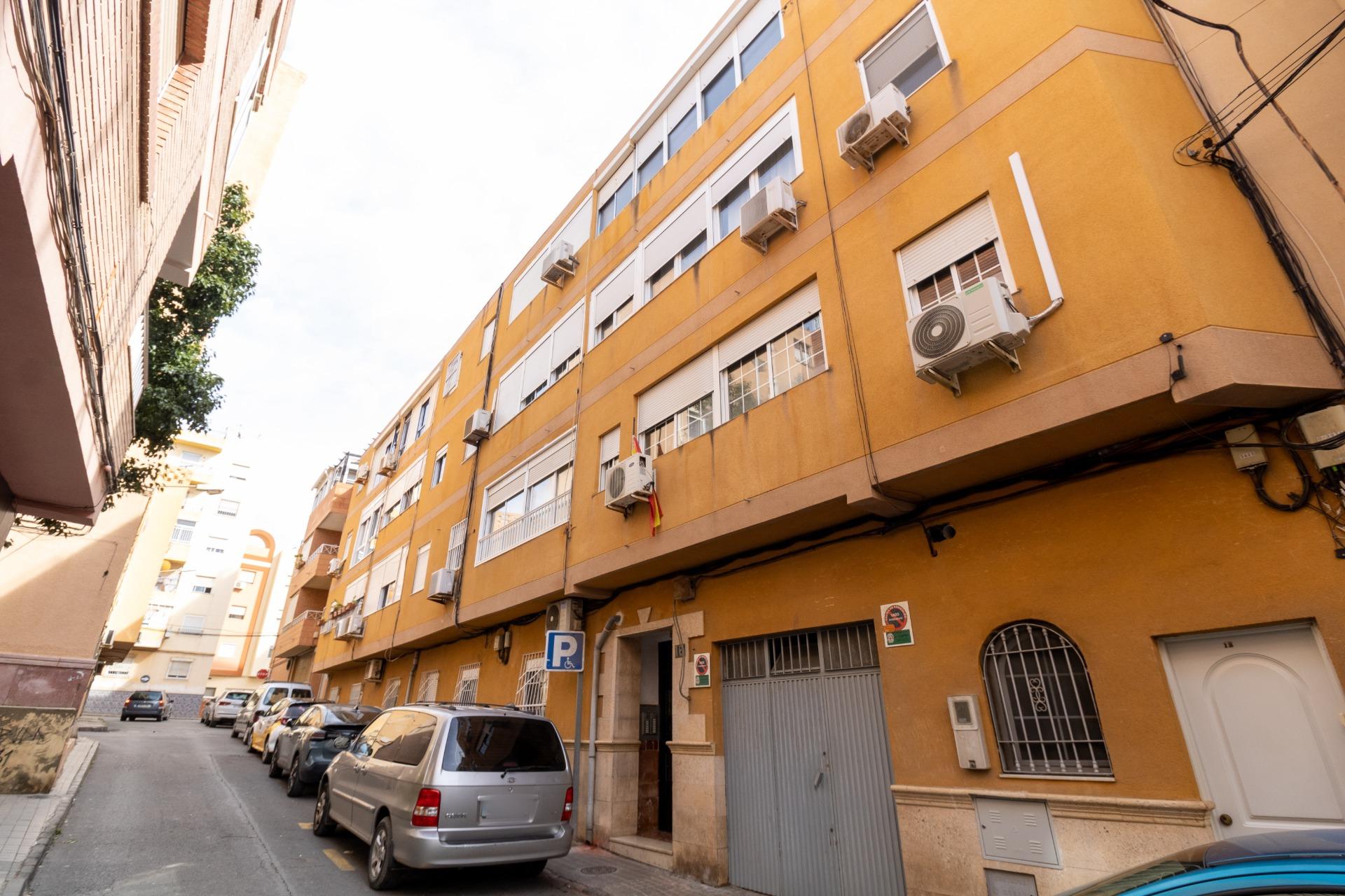 BONITO PISO EN ALMERÍA- ZONA MOLINOS