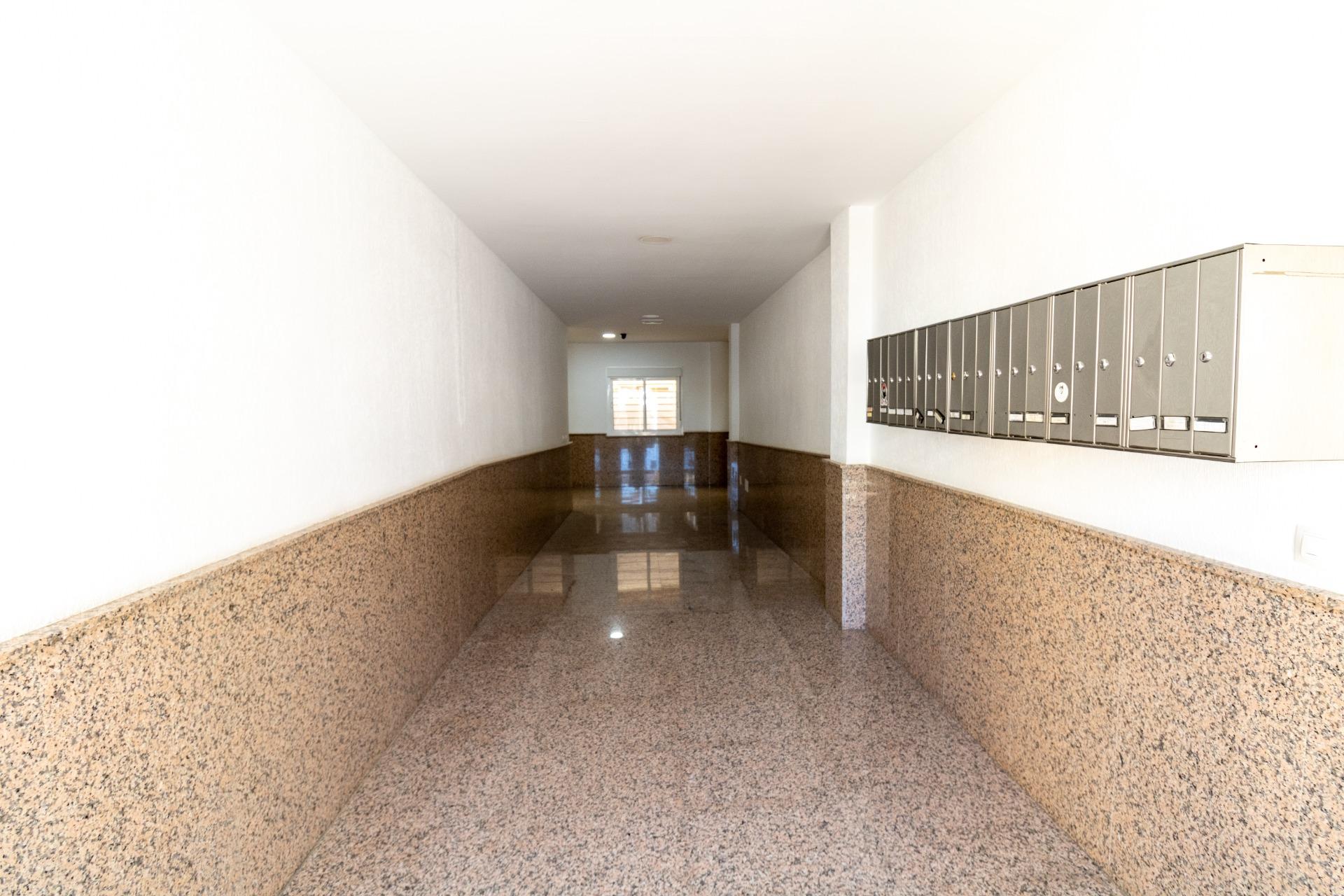 OFICINA EN BENAHADUX