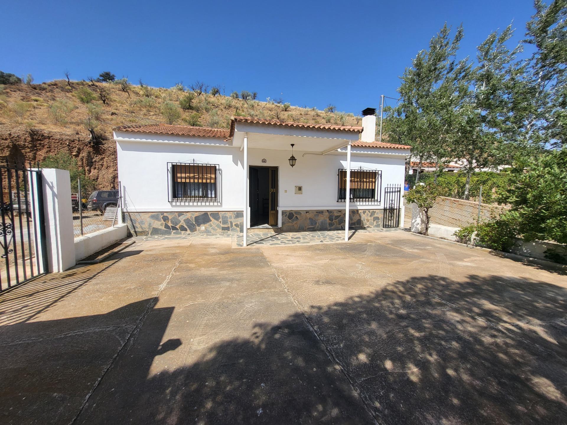 SE VENDE CASA CON PARCELA EN LA HUERTEZUELA