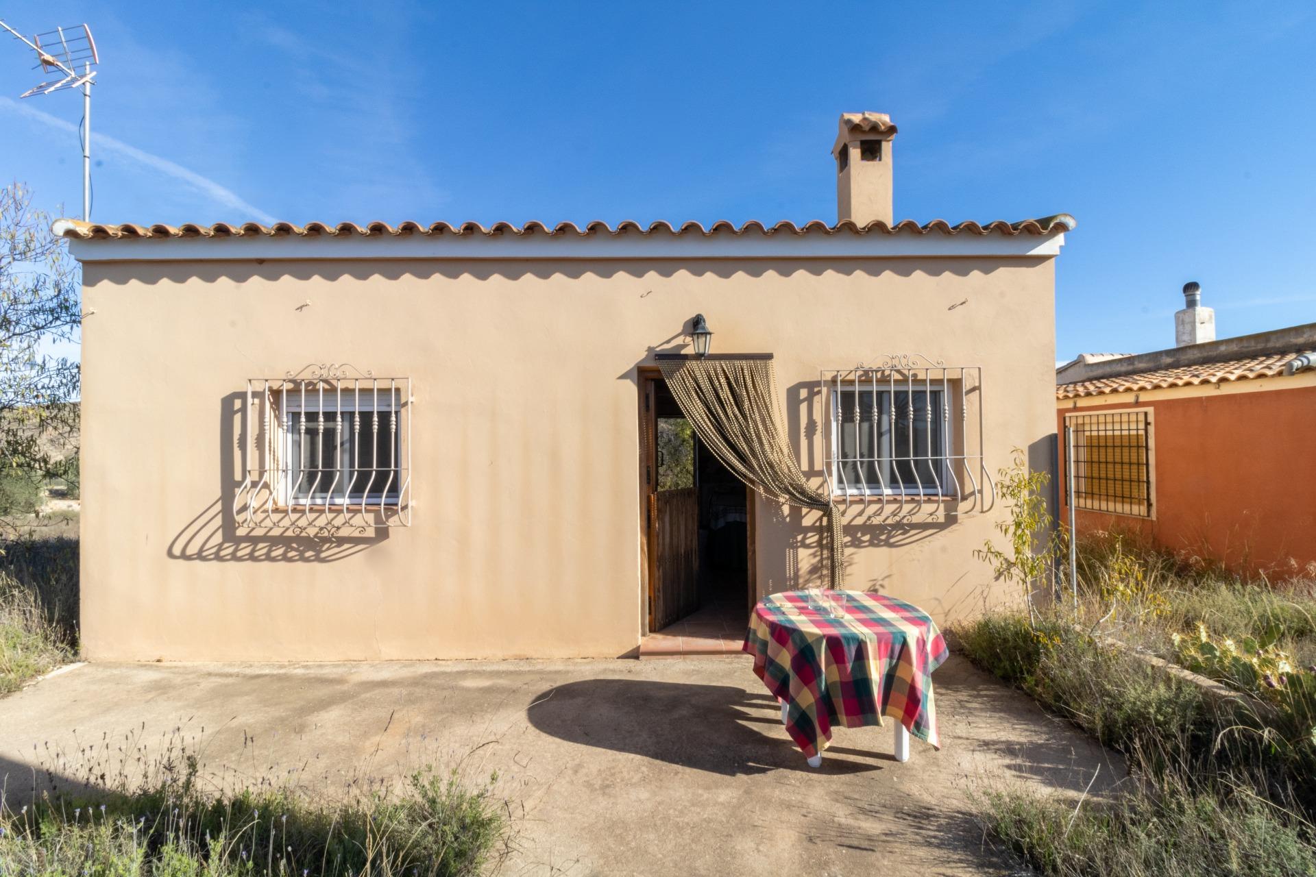 PARCELA EN SORBAS CON CORTIJITO