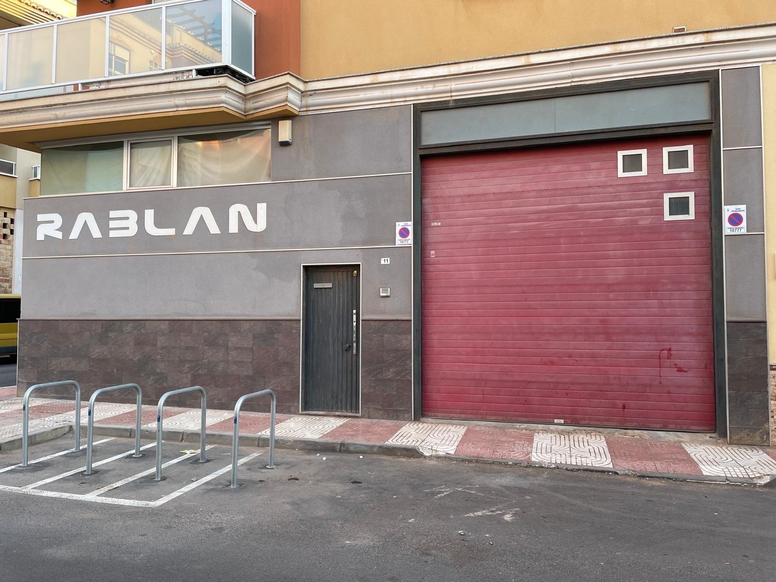 NAVE EN ROQUETAS DE MAR