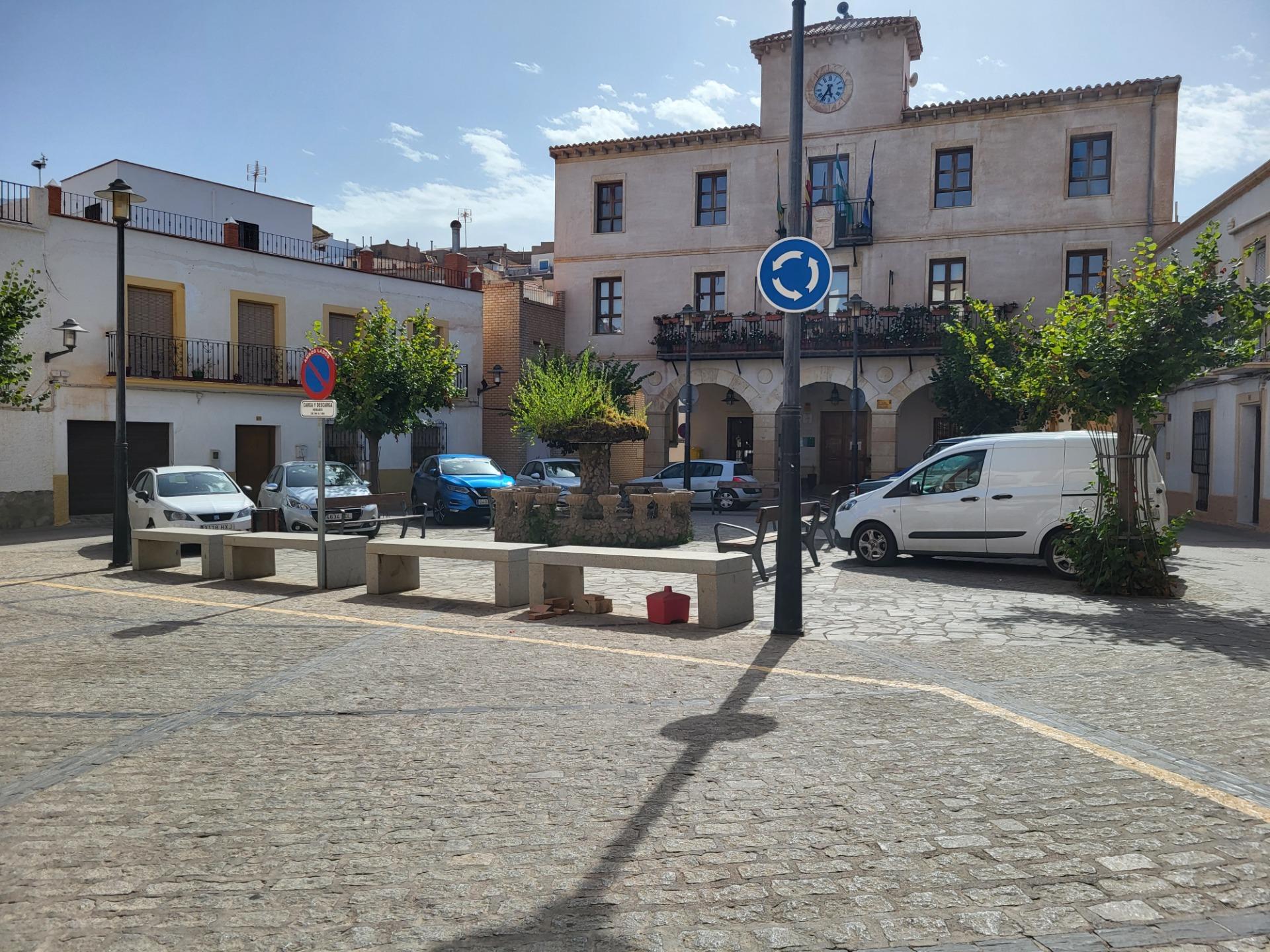 SE VENDE LOCAL CON NEGOCIO   BAR EN ZONA ABRUCENA