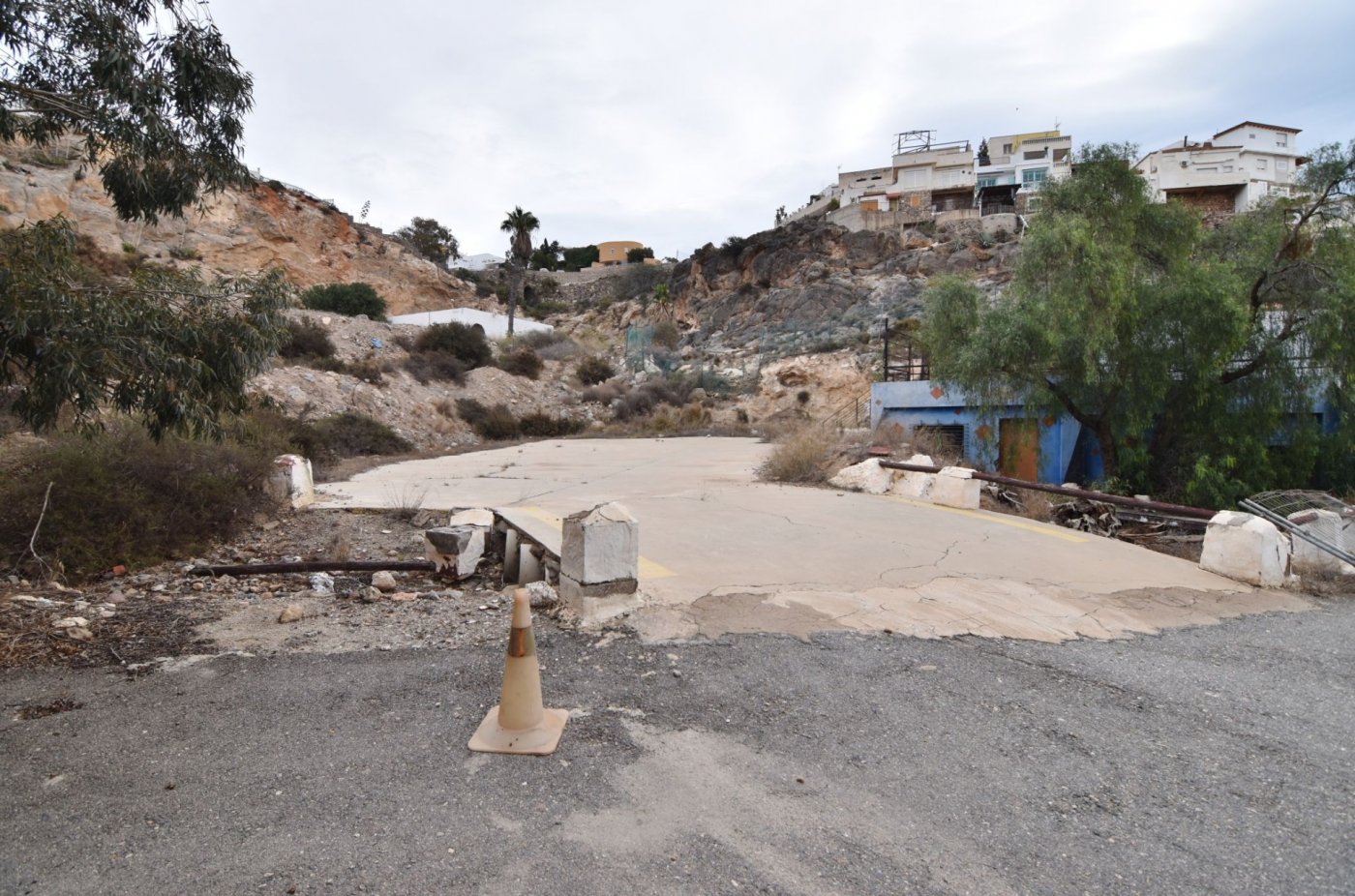 CON EDIFICACIÓN DE USO ESPECTÁCULOS en Almeria foto 1 CON EDIFICACIÓN DE USO ESPECTÁCULOS