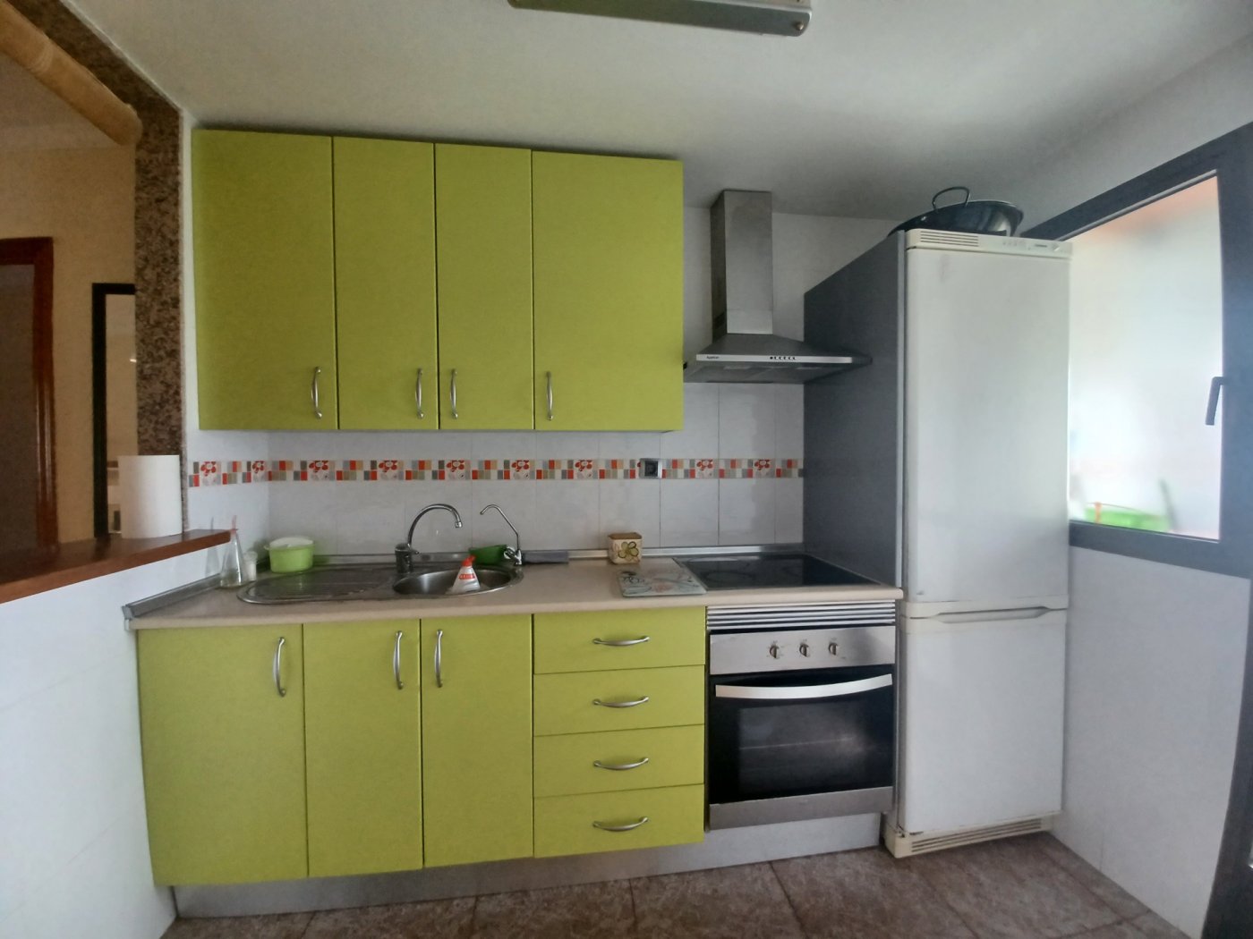 SE ALQUILA VIVIENDA DE 2 HABITACIONES CON GARAJE EN RETAMAR PARA TEMPORADA ESCOLAR en Almeria foto 4 SE ALQUILA VIVIENDA DE 2 HABITACIONES CON GARAJE EN RETAMAR PARA TEMPORADA ESCOLAR