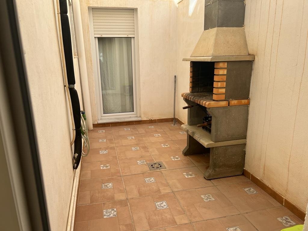 PRECIOSA CASA DE DOS PLANTAS A UN PASO DE LA PLAYA