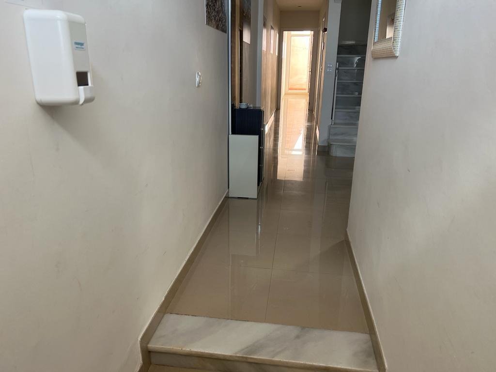 PRECIOSA CASA DE DOS PLANTAS A UN PASO DE LA PLAYA