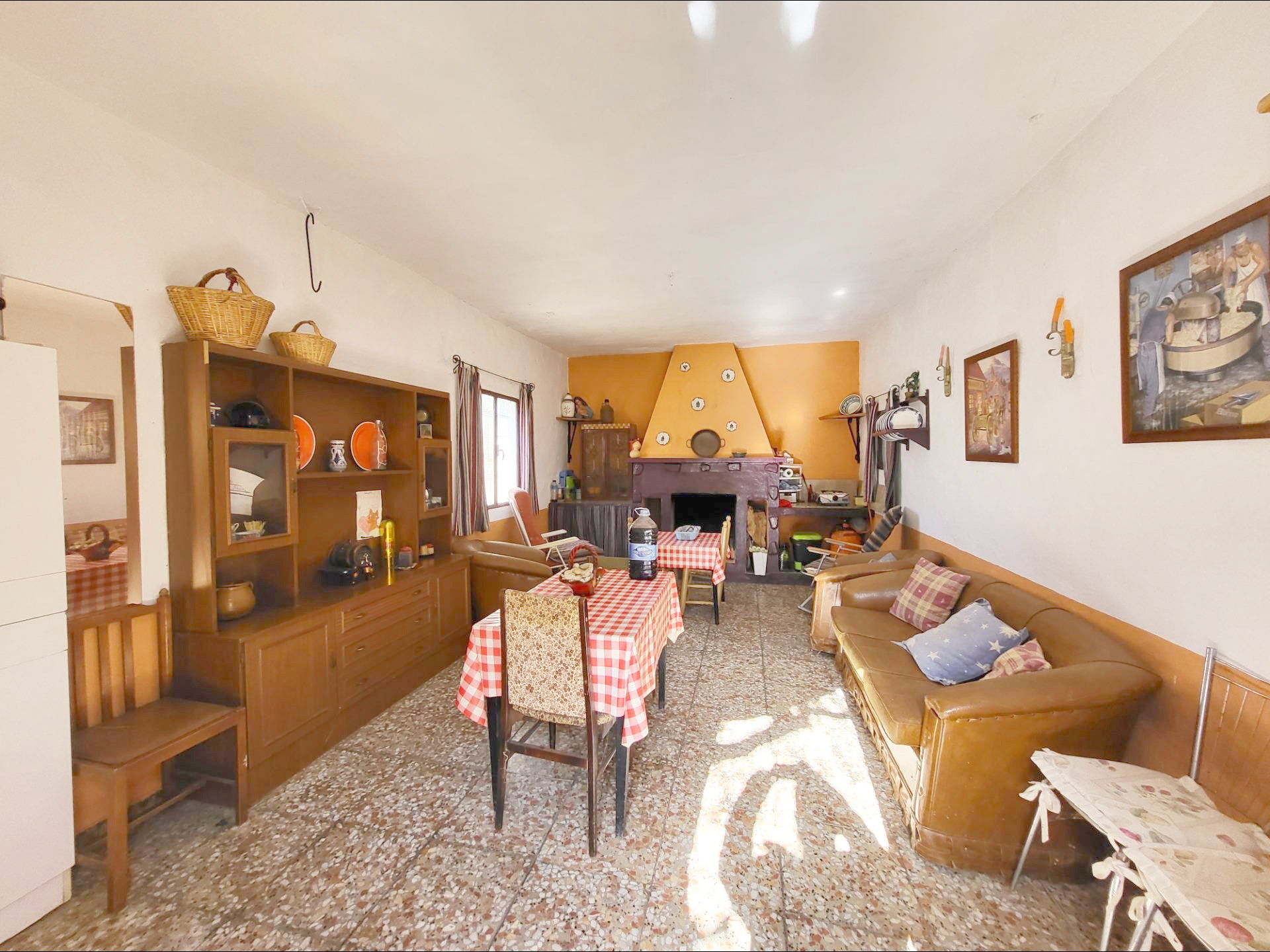 SE VENDE PARCELA CON ALMACEN EN ZONA CAMPILLO DE ABRUCENA