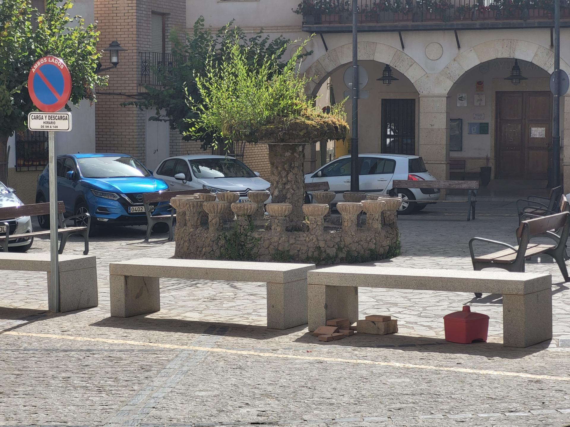 SE VENDE LOCAL CON NEGOCIO   BAR EN ZONA ABRUCENA