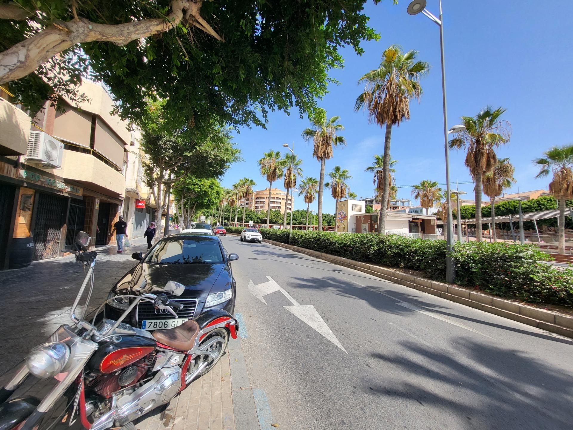 SE VENDE LOCAL EN ZONA RAMBLA FEDERICO GARCIA LORCA