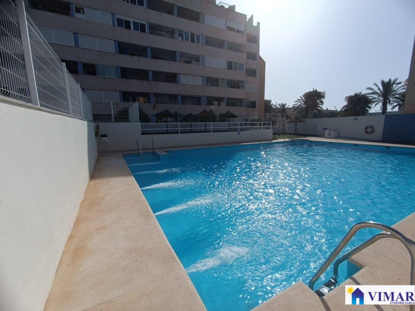 PISO DE TRES HABITACIONES EN LA  URBANIZACIÓN