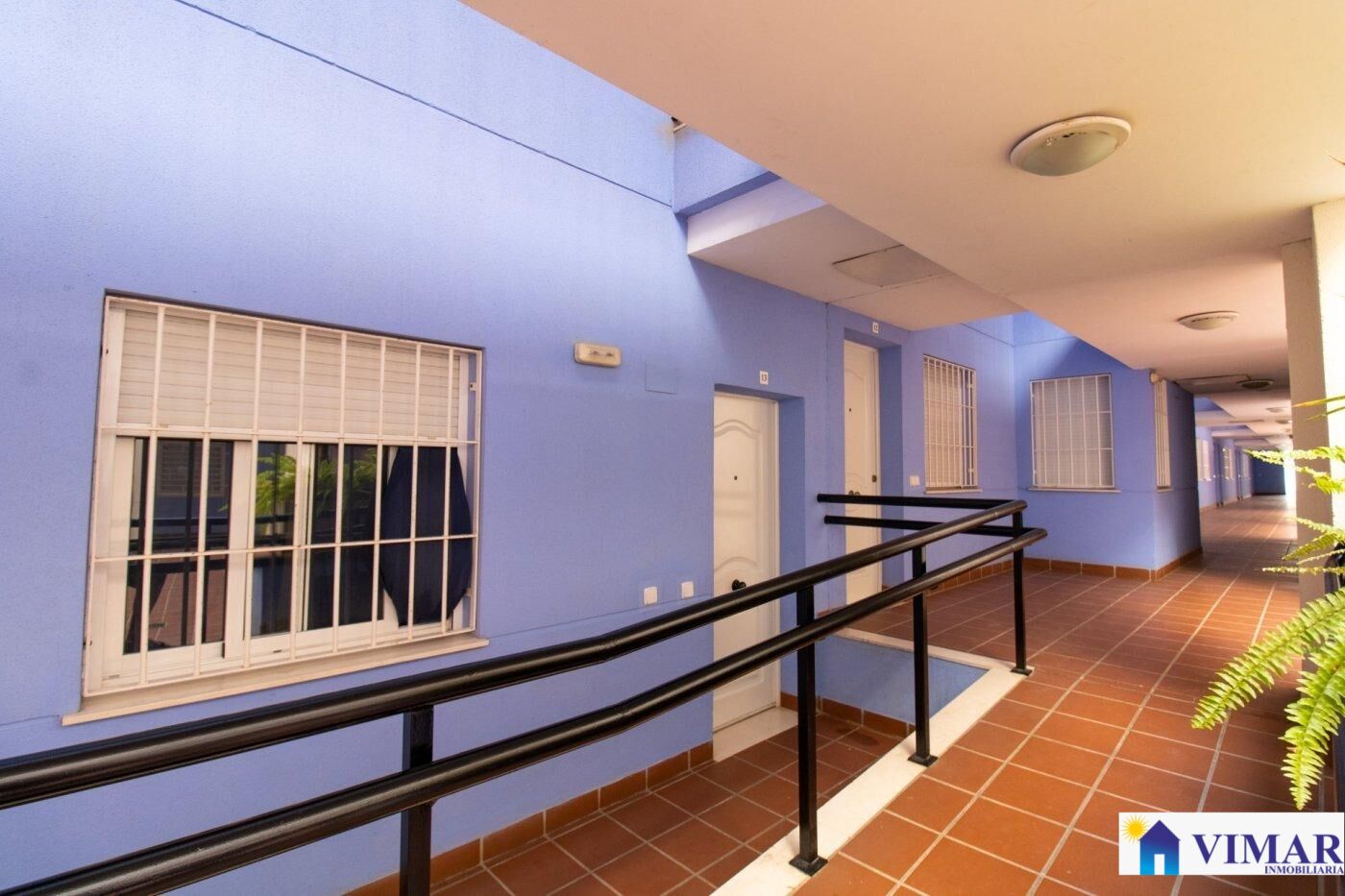 PISO DE TRES HABITACIONES EN LA  URBANIZACIÓN