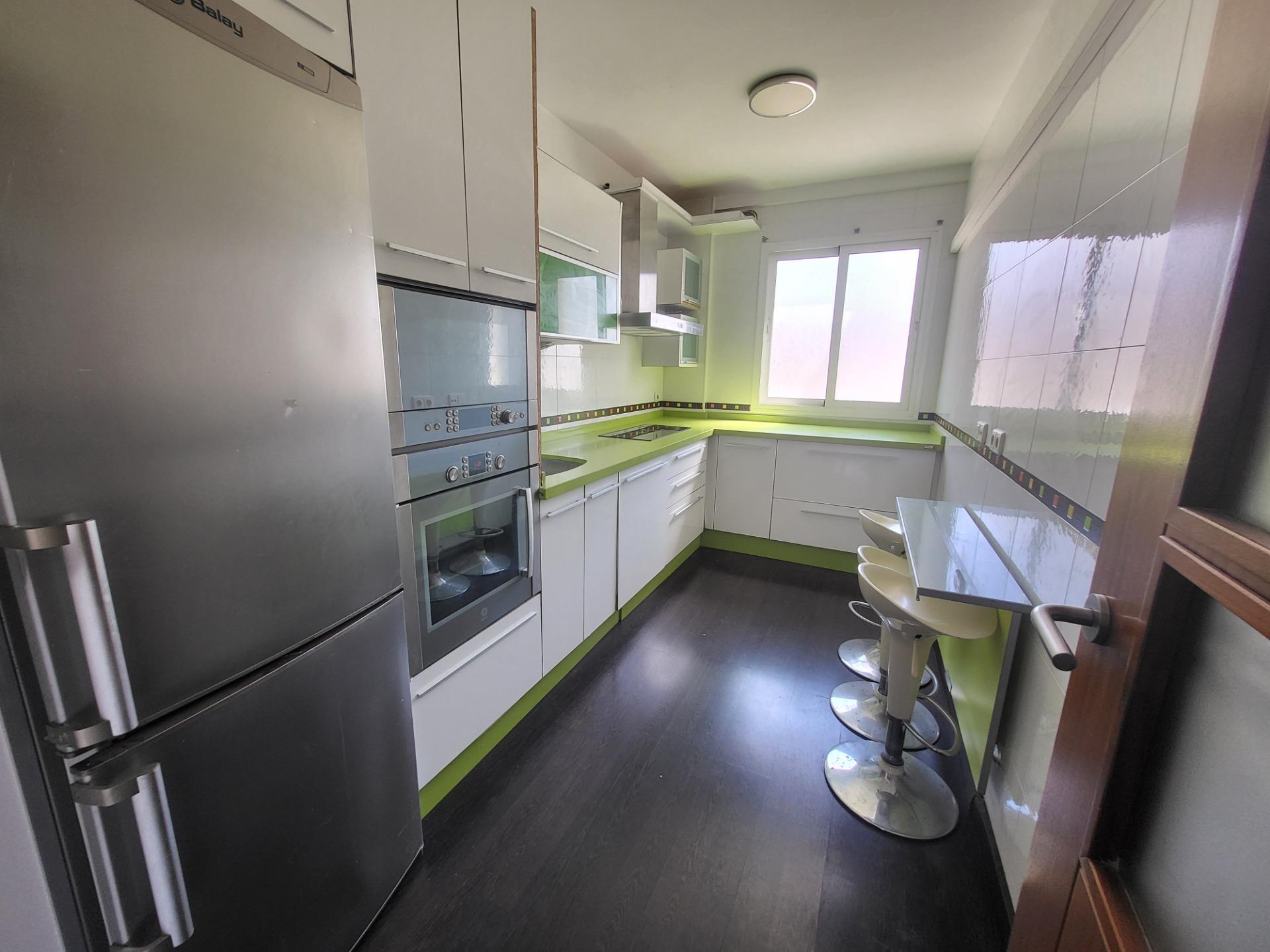 SE VENDE PISO DE 2 HABITACIONES EN ZONA SANTO DOMINGO