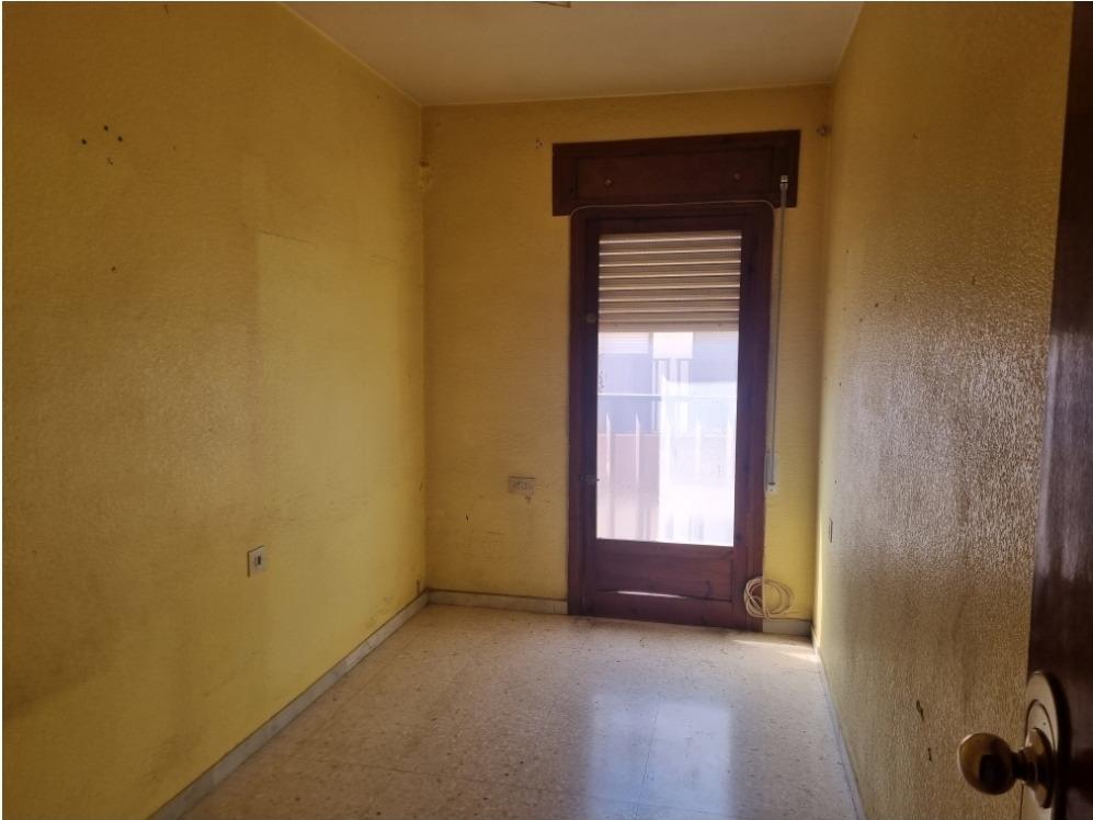 SE VENDE PISO DE 3 HABITACIONES EN HUERCAL DE ALMERIA DE ENTIDAD FINANCIERA