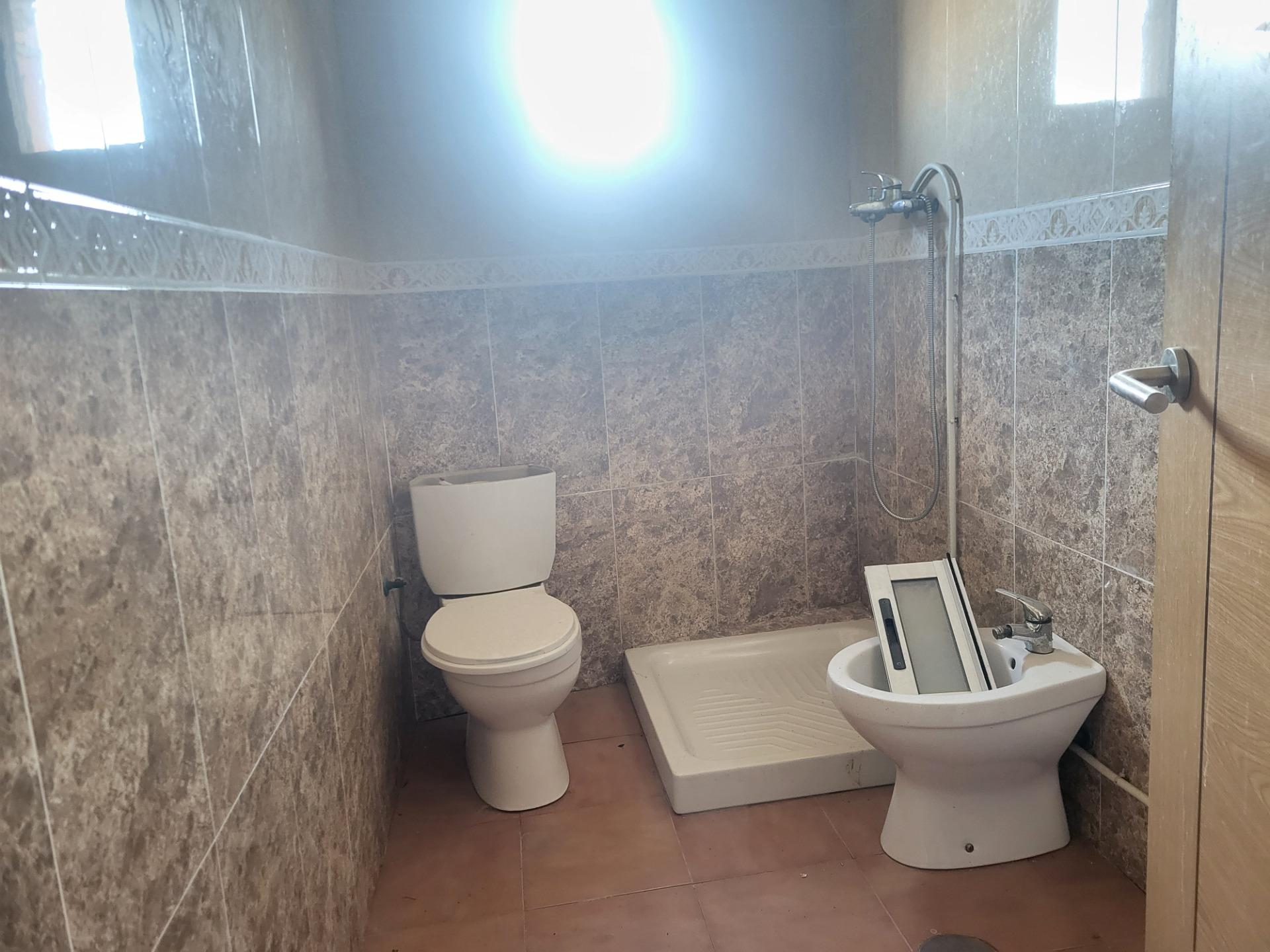 VIVIENDA EN VENTA EN ABRUCENA CON POSIBILIDAD DE HACER 5 VIVIENDAS