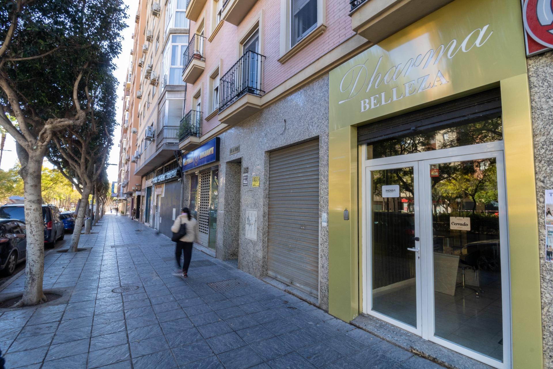 LOCAL COMERCIAL EN ALMERÍA