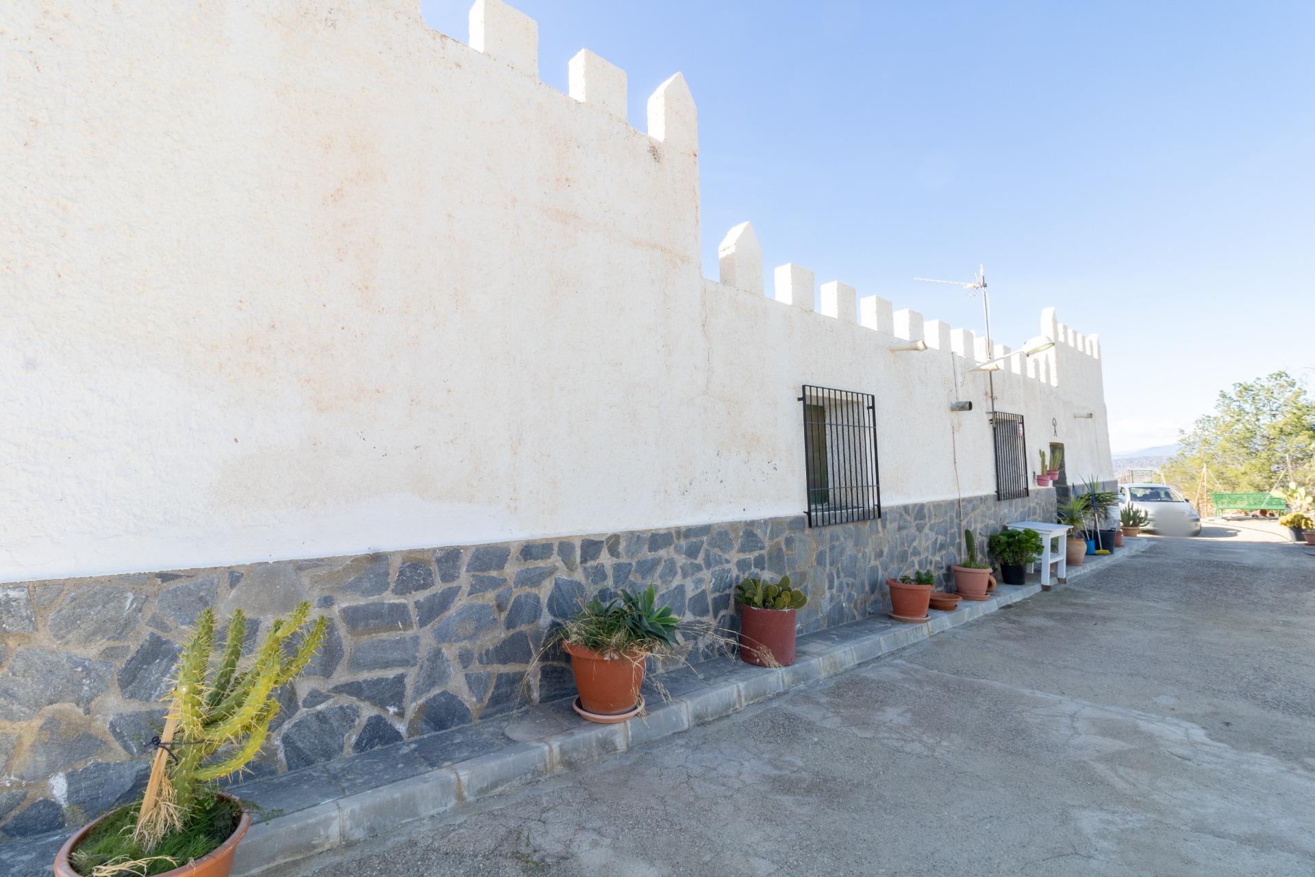 TERRENO Y CHALET EN TABERNAS