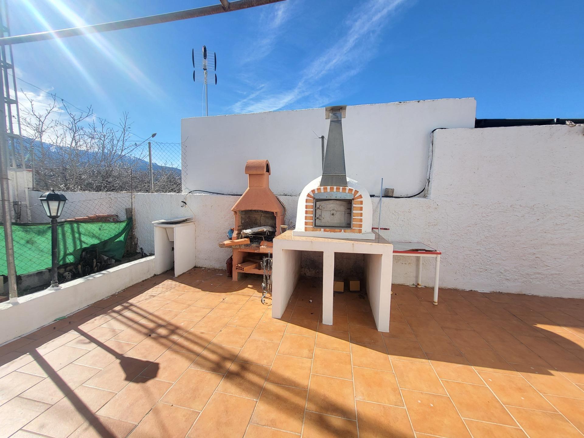 SE VENDE PRECIOSA CASA CON PARCELA EN ABLA