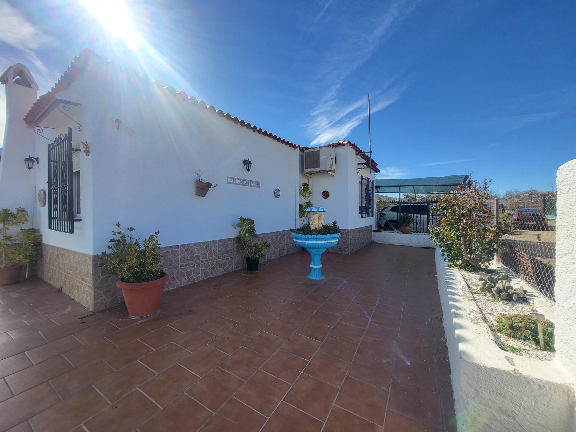 SE VENDE PRECIOSA CASA CON PARCELA EN ABLA