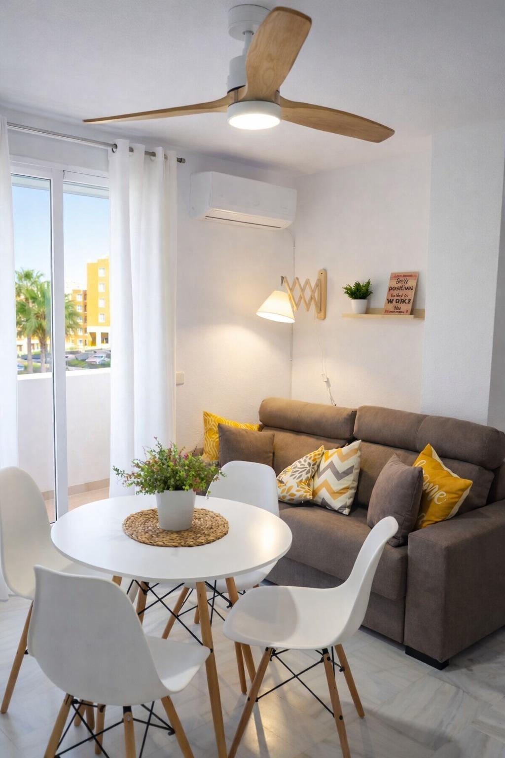 Precioso apartamento a 400 m de la playa en Roquetas de Mar – Zona La Urba