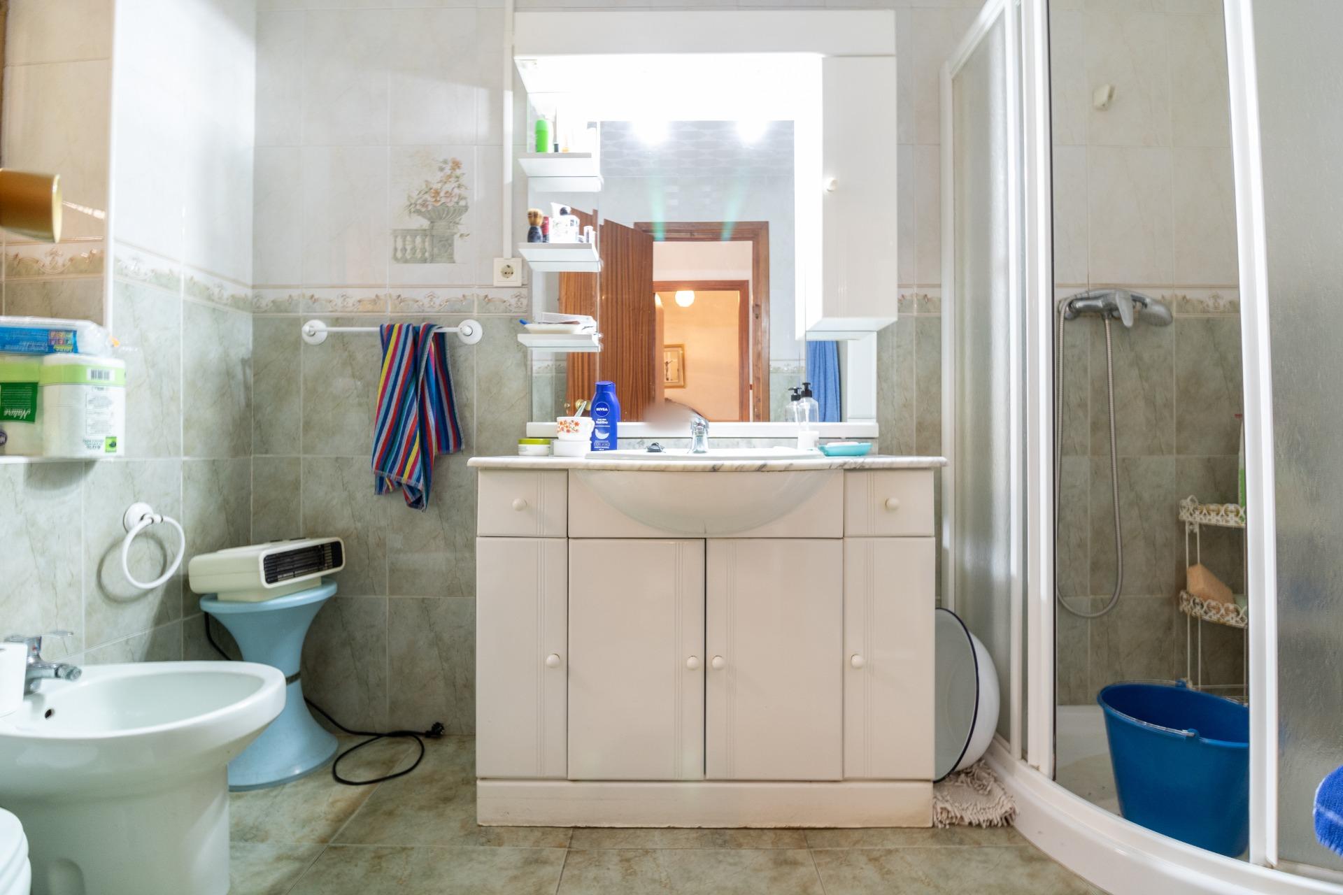 CASA DE DOS PLANTAS EN SANTA FE DE MONDÚJAR