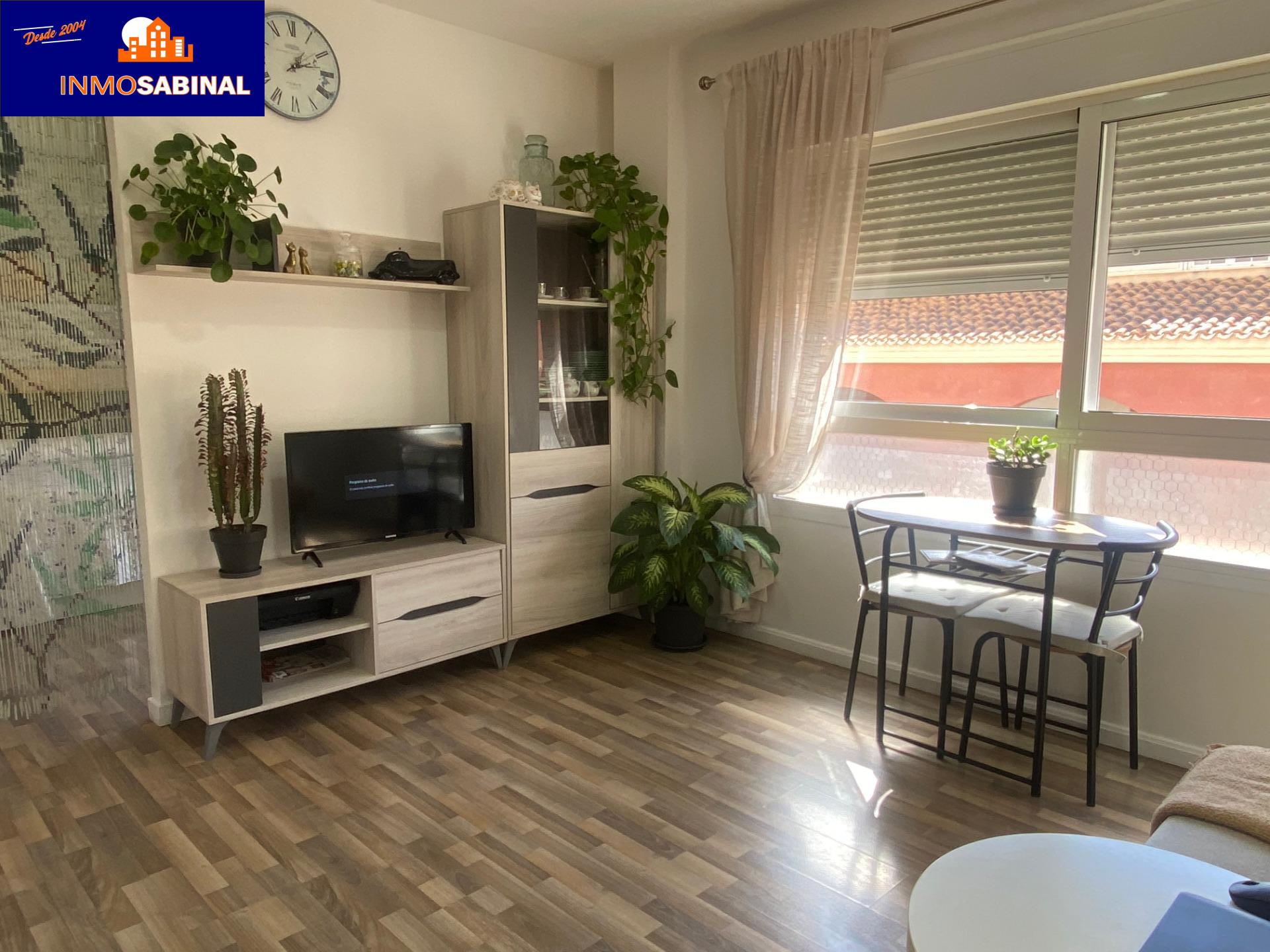 Moderno Piso Reformado en Aguadulce Norte con Piscina y pequeña terraza.