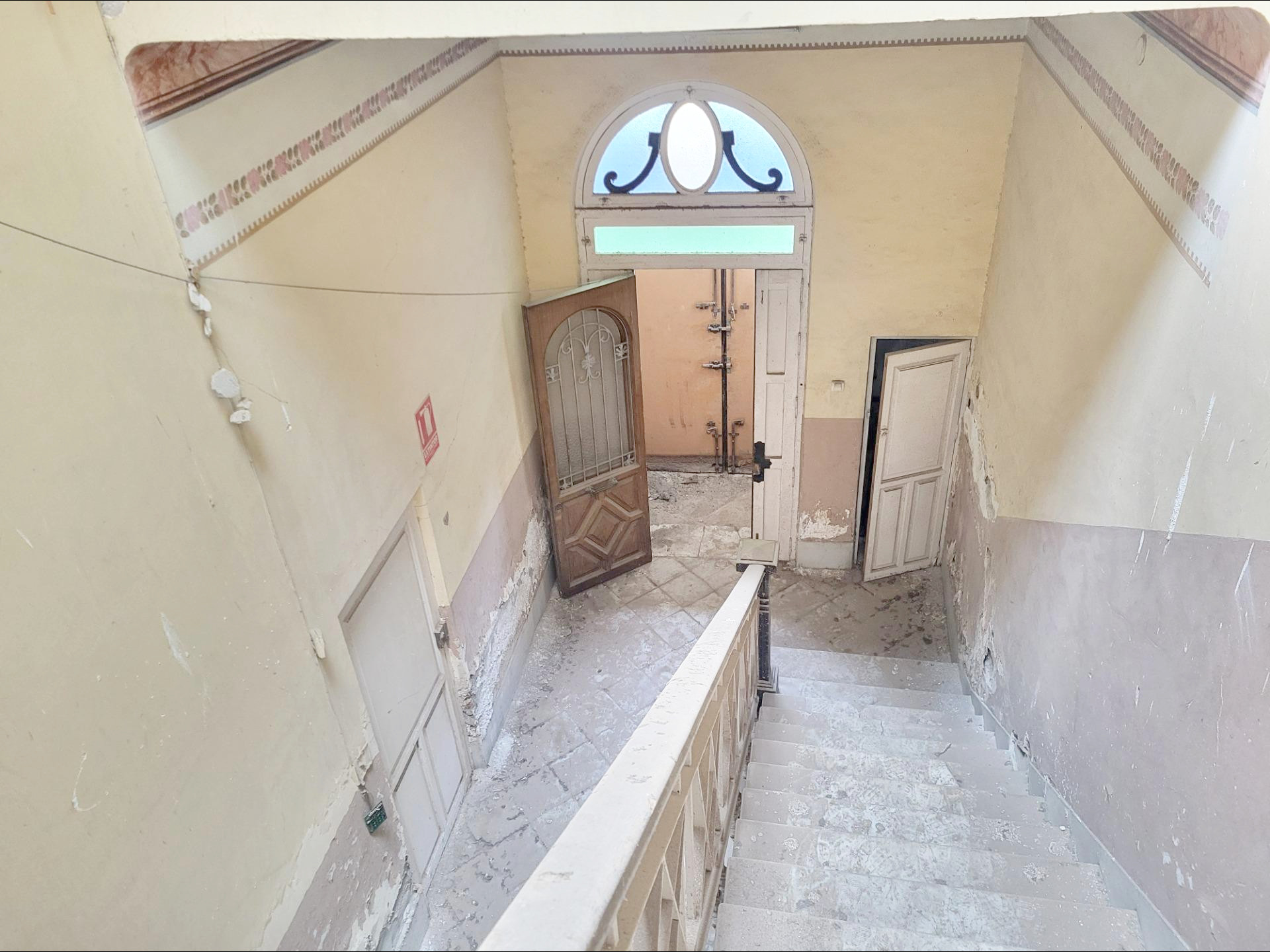 CASA SEÑORIAL DE 2 PLANTAS EN OBISPO ORBERA