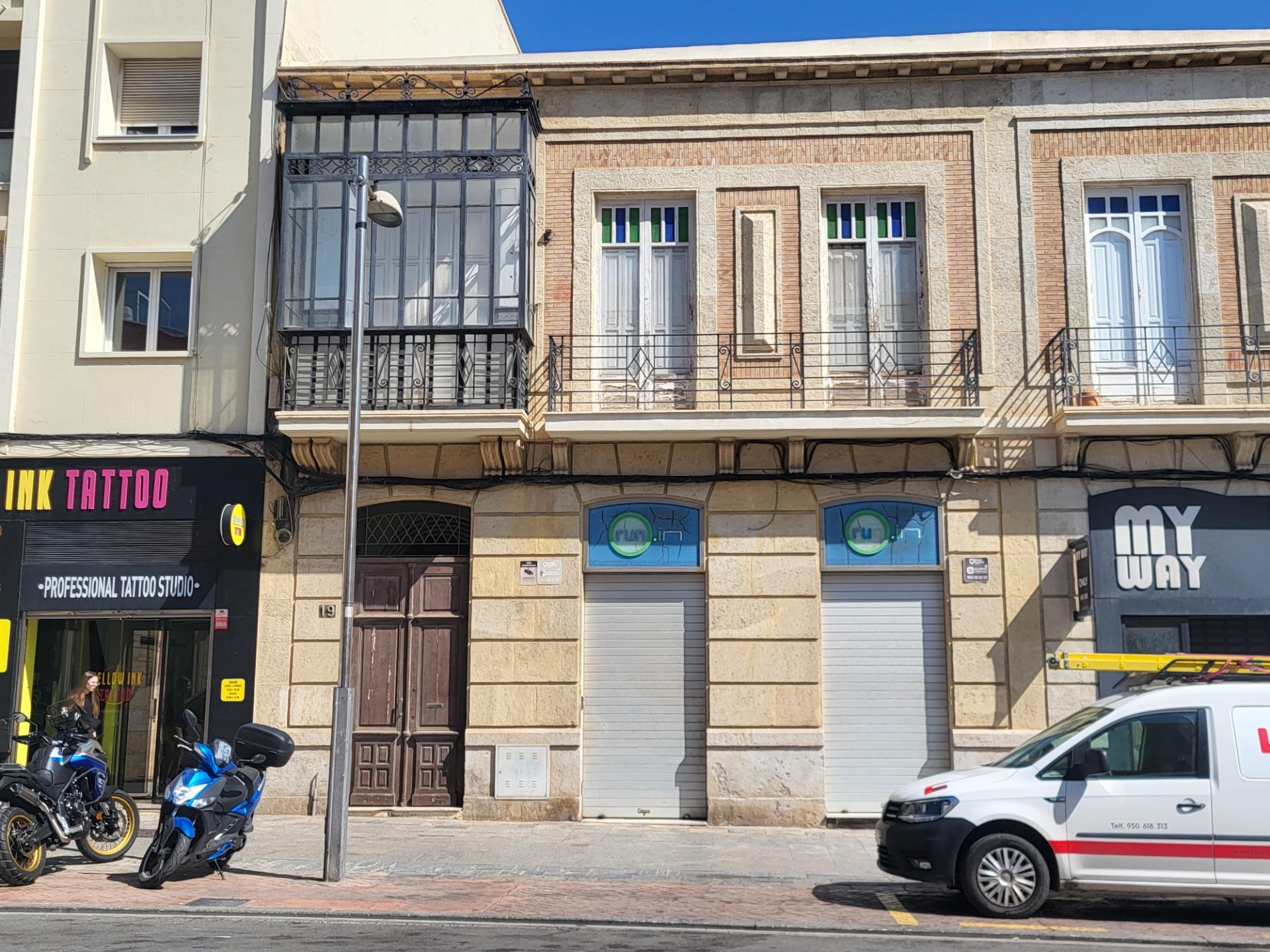 CASA SEÑORIAL DE 2 PLANTAS EN OBISPO ORBERA