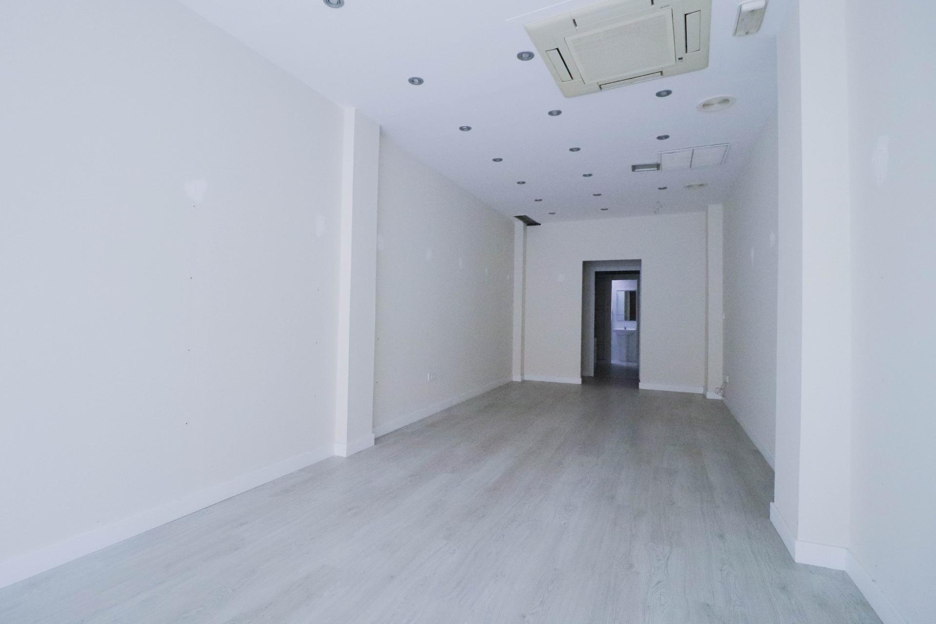¡OPORTUNIDAD DE LOCAL COMERCIAL EN EL CENTRO DE ALMERÍA!