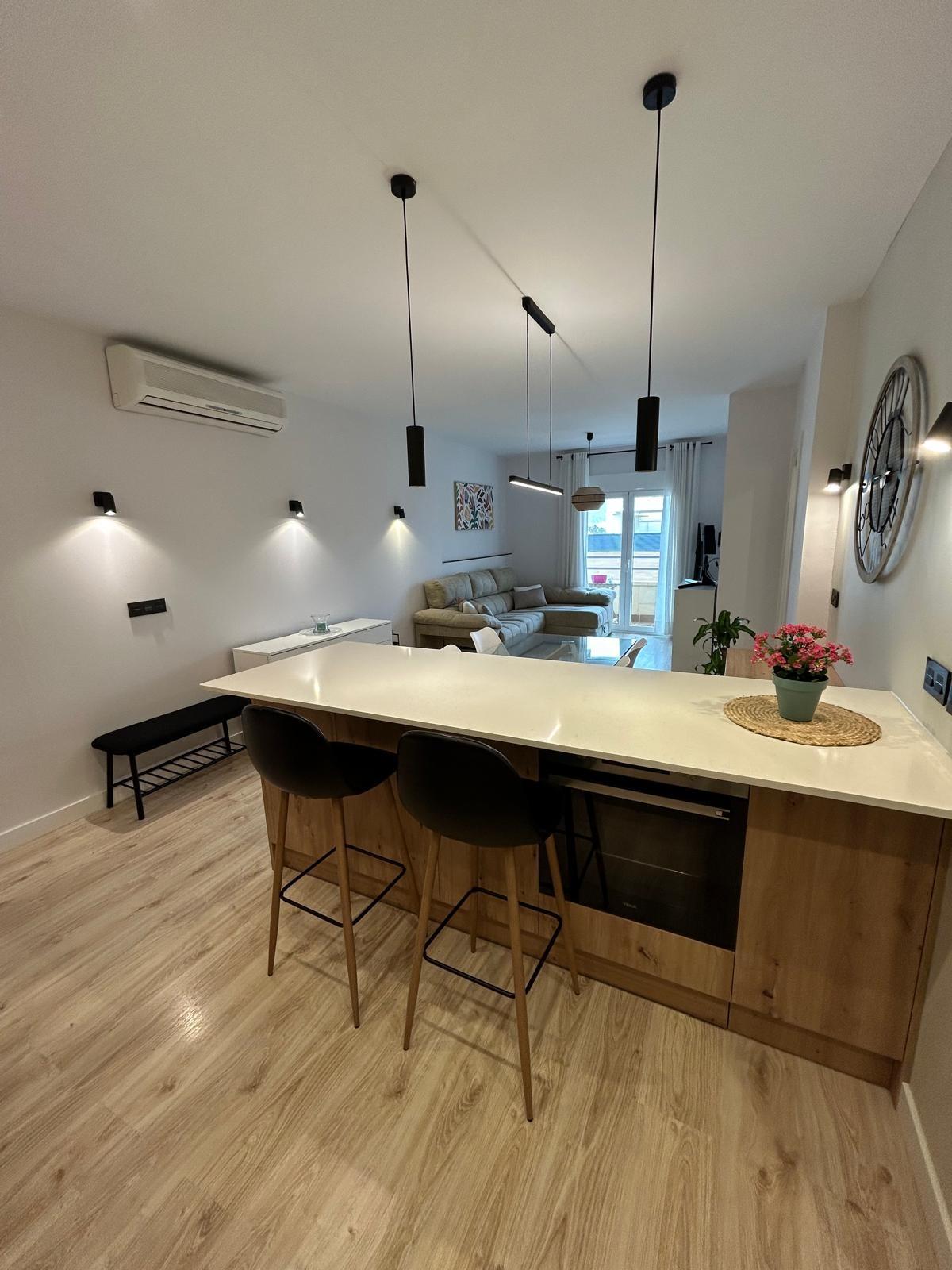 Acogedor Piso en Aguadulce Sur a Solo Pasos del Mar - ¡Tu Nuevo Hogar Te Espera!