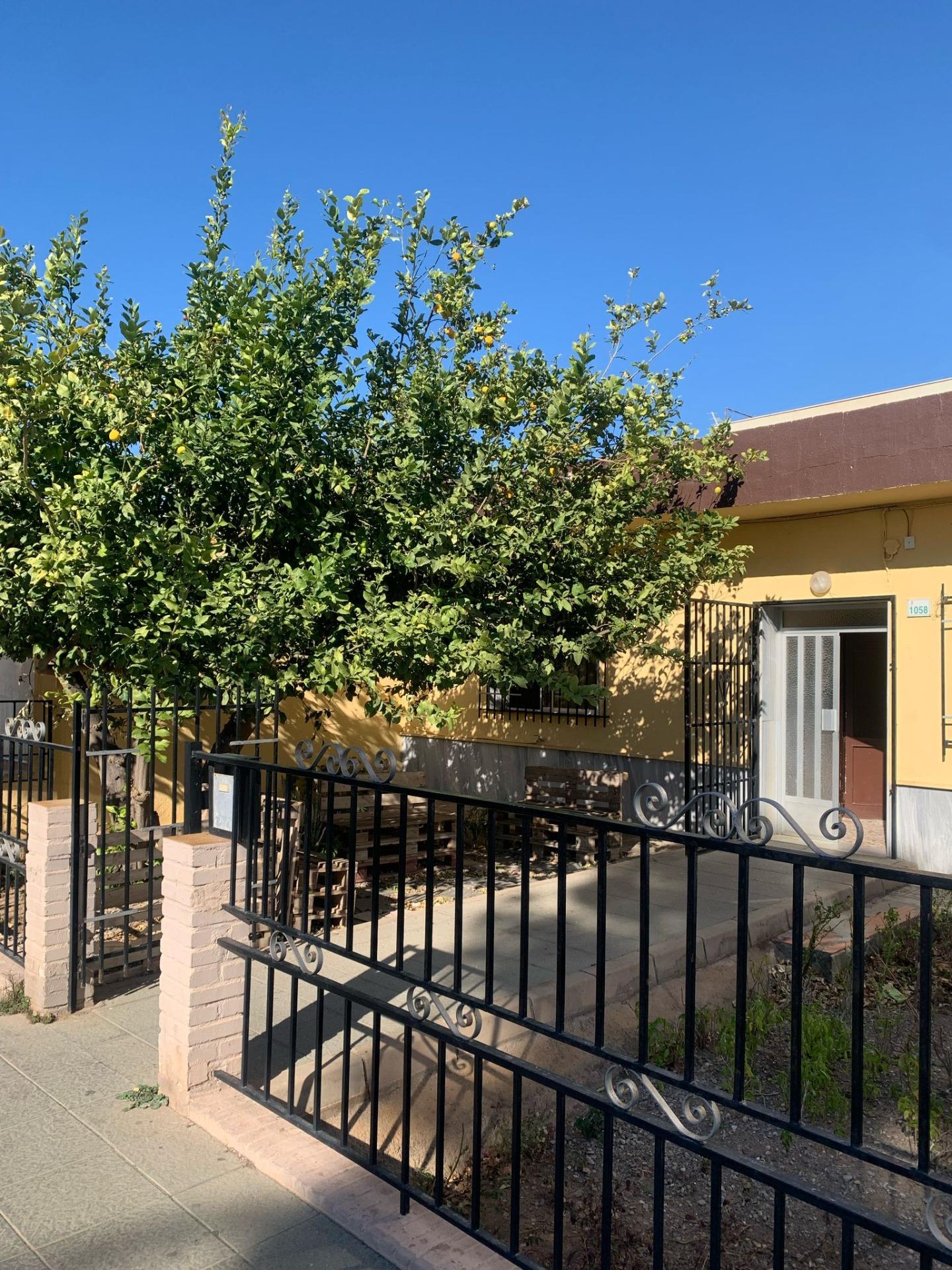 Casa de planta baja con terreno en Las Cabañuelas