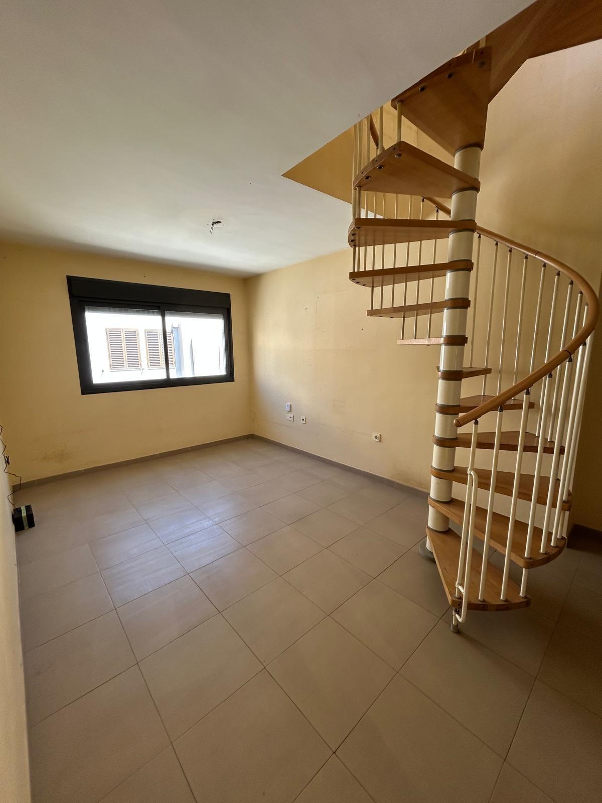 ¡Oportunidad en Aguadulce! Piso con Terraza y Vistas al Mar y la Montaña