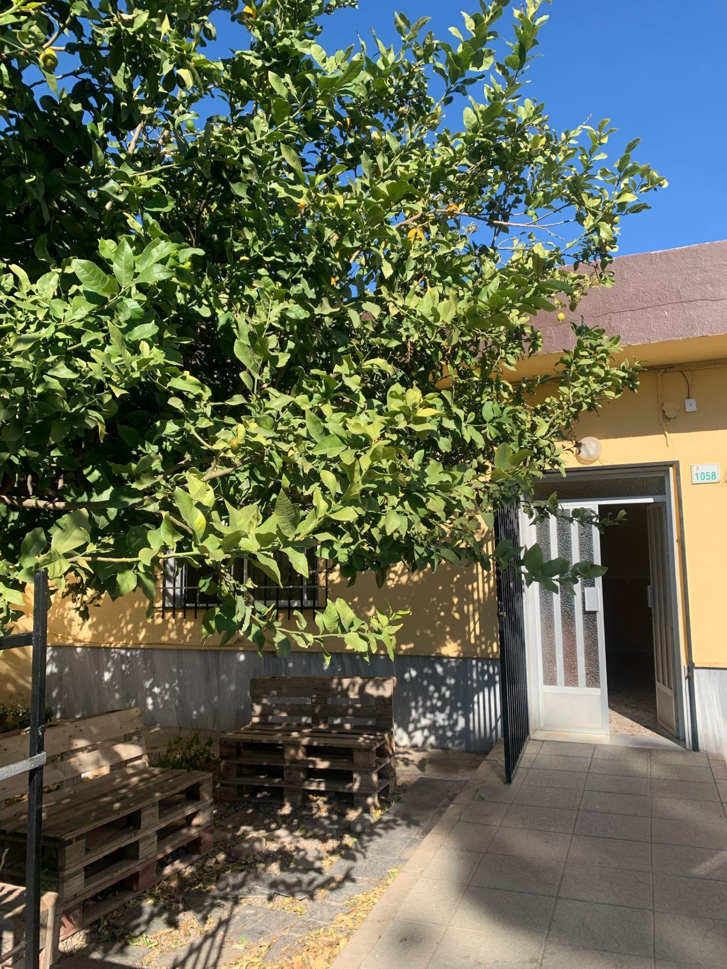 Casa de planta baja con terreno en Las Cabañuelas