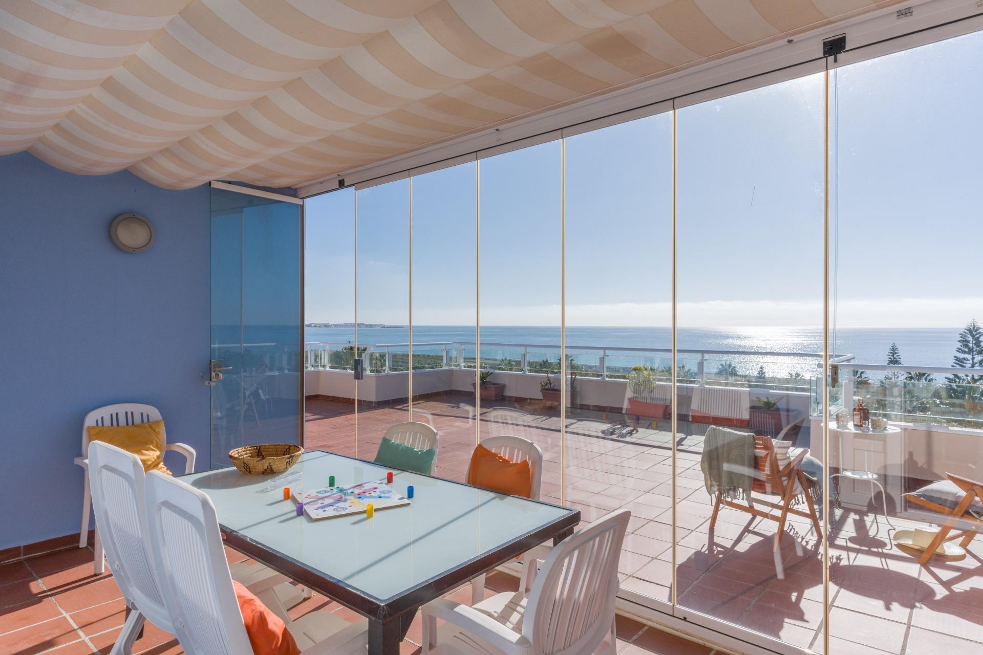 Ático dúplex en Sol de Alborán: El activo ejecutivo más exclusivo de Almerimar