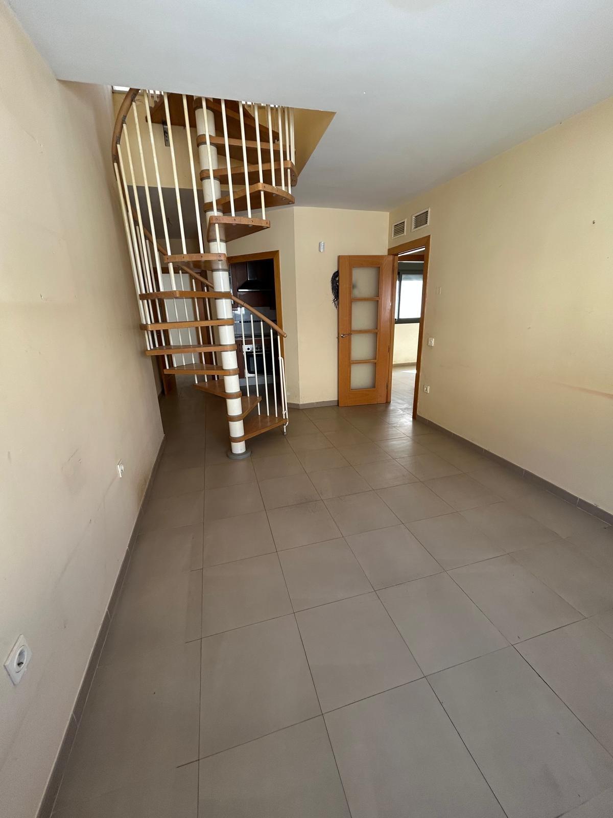 ¡Oportunidad en Aguadulce! Piso con Terraza y Vistas al Mar y la Montaña