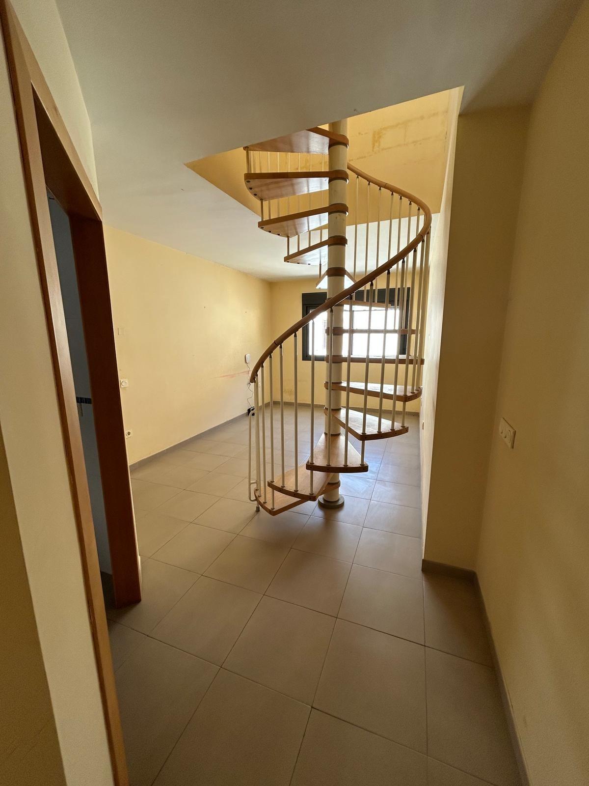 ¡Oportunidad en Aguadulce! Piso con Terraza y Vistas al Mar y la Montaña