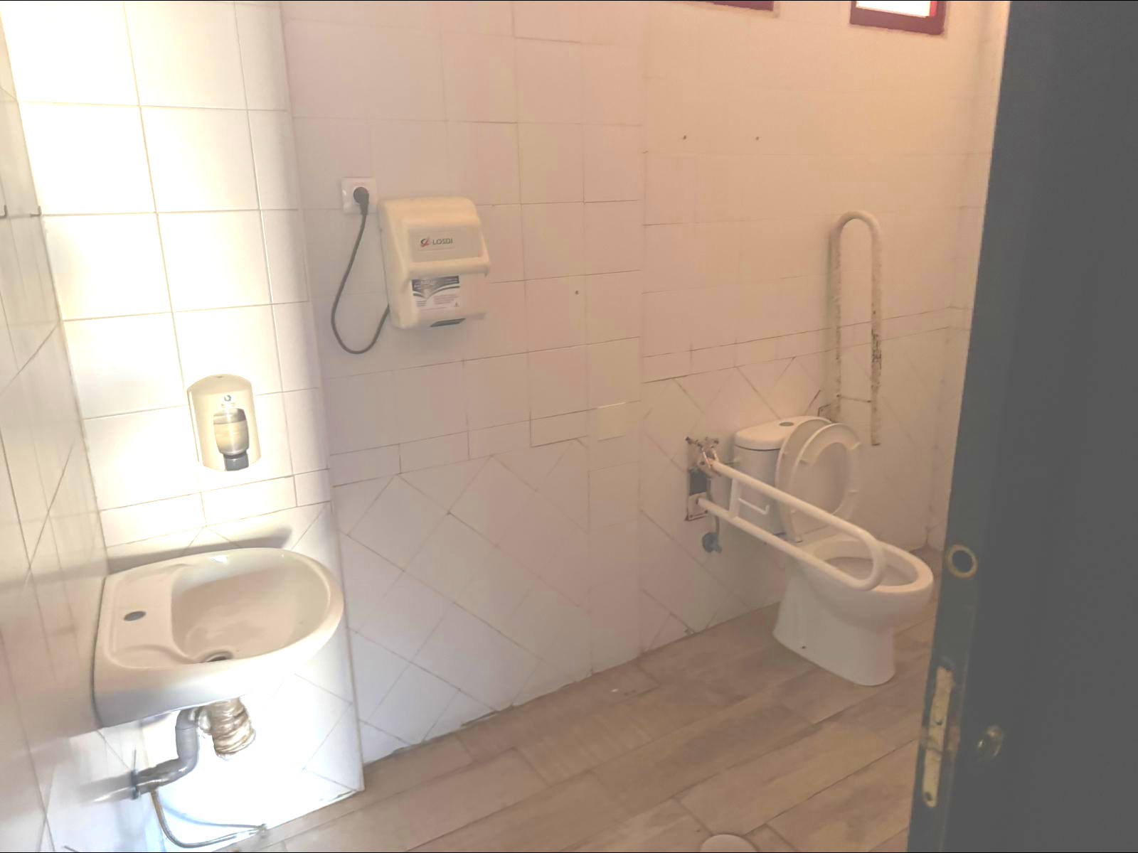 Concesión de Local Comercial en Venta – Plaza de Toros