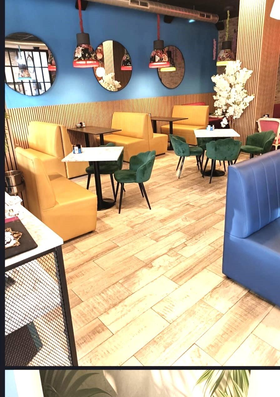 Amplio Local Comercial Reformado en Aguadulce Sur con Terraza